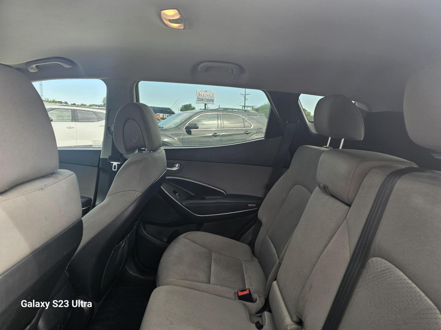 2017 WHITE Hyundai Santa Fe Sport 2.4 FWD (5NMZU3LB8HH) with an 2.4L L4 DOHC 16V engine, 6A transmission, located at 607 S Seven Points BLVD, Seven Points, TX, 75143, (430) 255-4030, 32.313934, -96.207932 - Photo#5