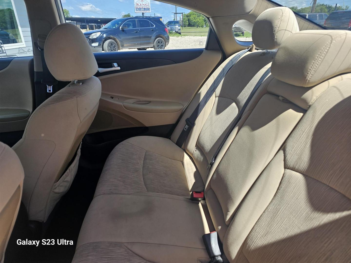 2013 WHITE Hyundai Sonata GLS (5NPEB4AC8DH) with an 2.4L L4 DOHC 16V engine, 6-Speed Automatic transmission, located at 607 S Seven Points BLVD, Seven Points, TX, 75143, (430) 255-4030, 32.313934, -96.207932 - Photo#5