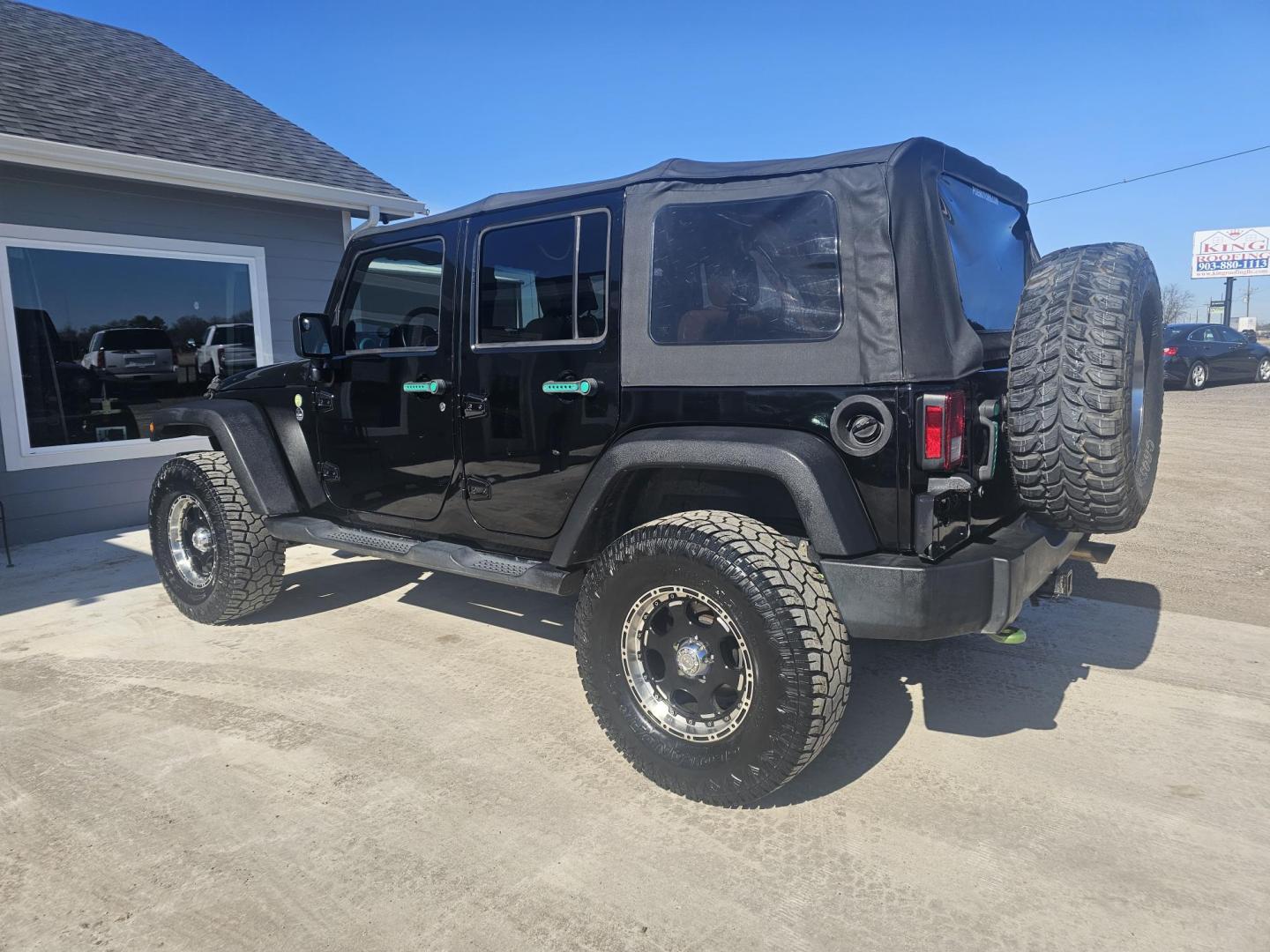2010 BLACK Jeep Wrangler Unlimited Sport 4WD (1J4BA3H16AL) with an 3.8L V6 OHV 12V engine, located at 607 S Seven Points BLVD, Seven Points, TX, 75143, (430) 255-4030, 32.313934, -96.207932 - Photo#3
