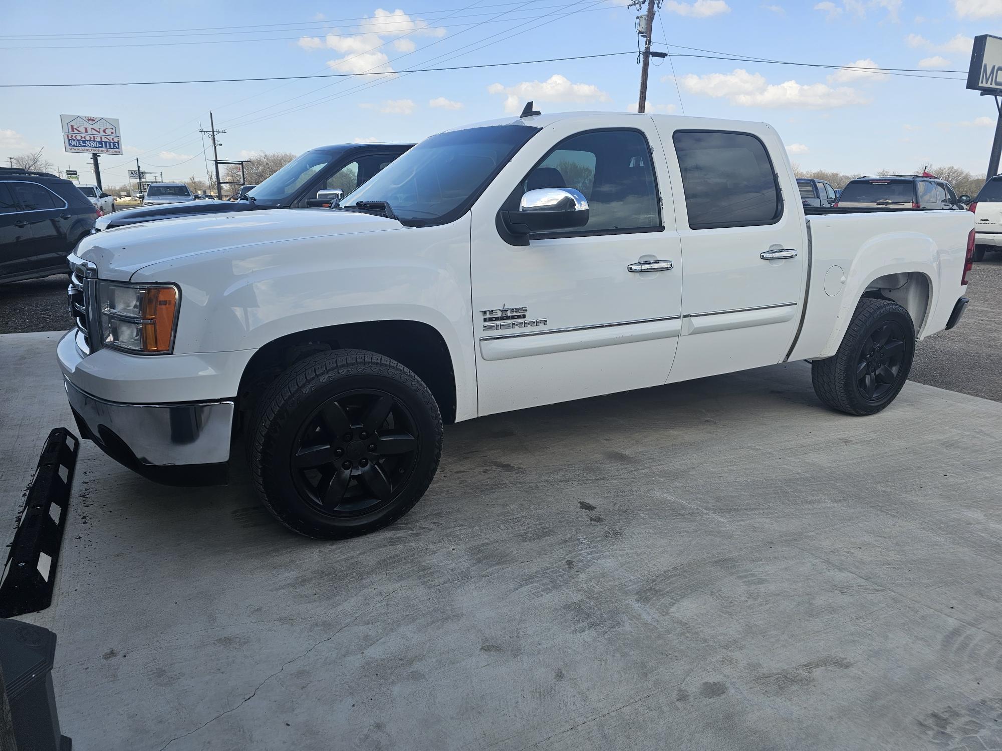 photo of 2013 GMC Sierra 1500 SLE Crew Cab 2WD