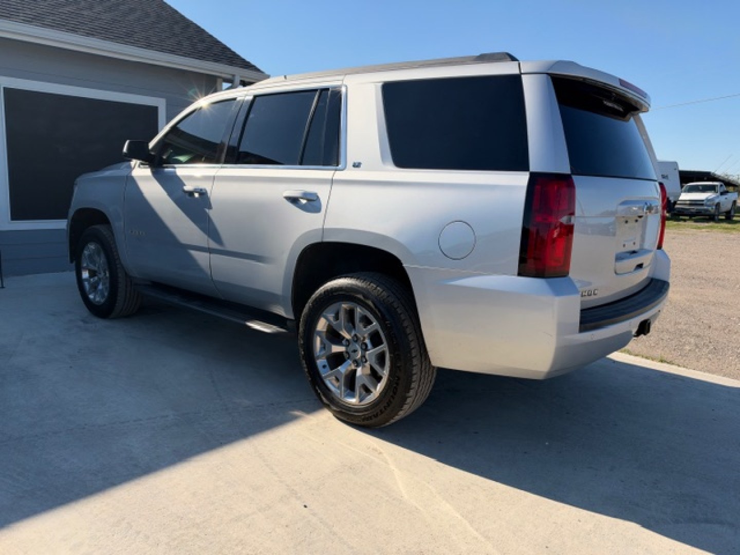 2016 SILVER Chevrolet Tahoe LT 2WD (1GNSCBKC4GR) with an 5.3L V8 OHV 16V engine, 6A transmission, located at 607 S Seven Points BLVD, Seven Points, TX, 75143, (430) 255-4030, 32.313934, -96.207932- Photo#2