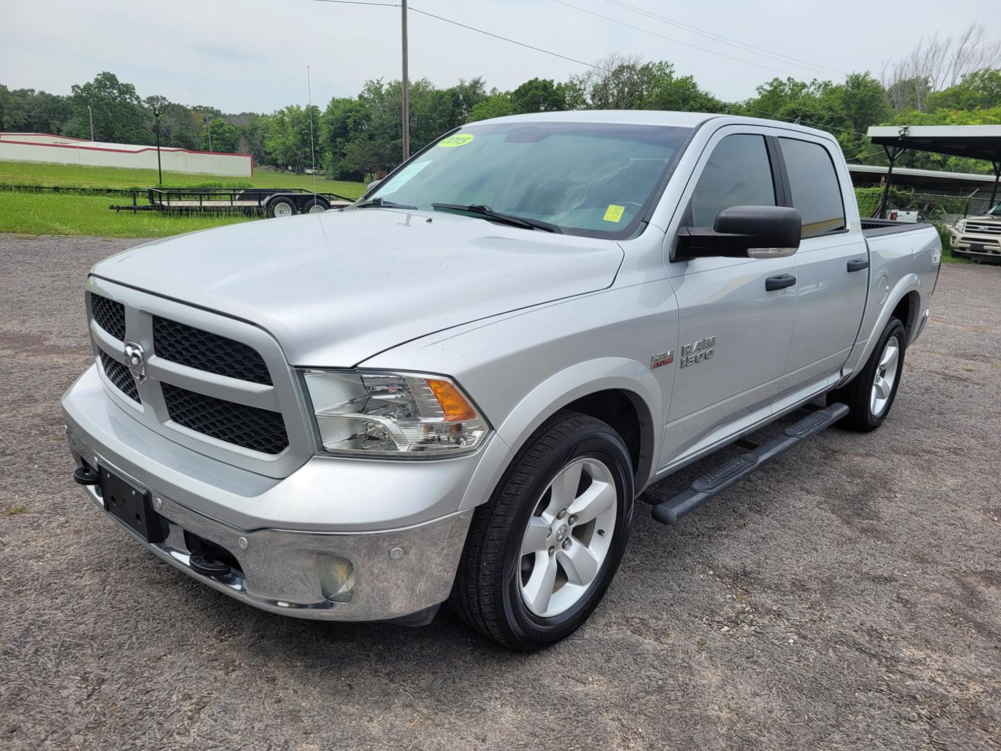 2015 SILVER RAM 1500 SLT Crew Cab SWB 2WD (1C6RR6LT9FS) with an 5.7L V8 OHV 16V engine, 6-Speed Automatic transmission, located at 533 S Seven Points BLVD, Seven Points, TX, 75143, (430) 255-4030, 32.313999, -96.209351 - Photo#0