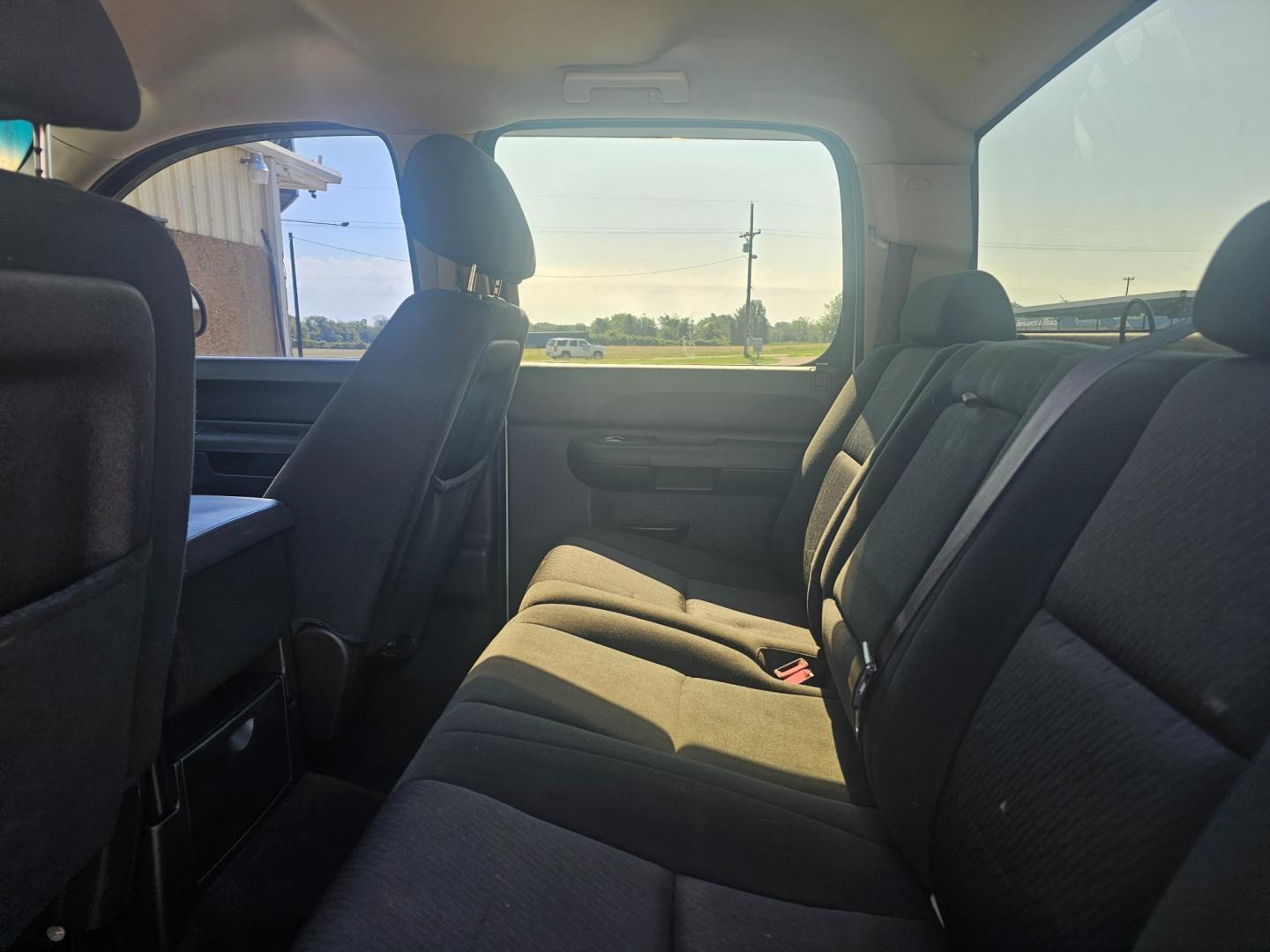 2013 WHITE Chevrolet Silverado 1500 LT Crew Cab 2WD (3GCPCSE04DG) with an 5.3L V8 OHV 16V FFV engine, 6-Speed Automatic transmission, located at 533 S Seven Points BLVD, Seven Points, TX, 75143, (430) 255-4030, 32.313999, -96.209351 - Photo#5