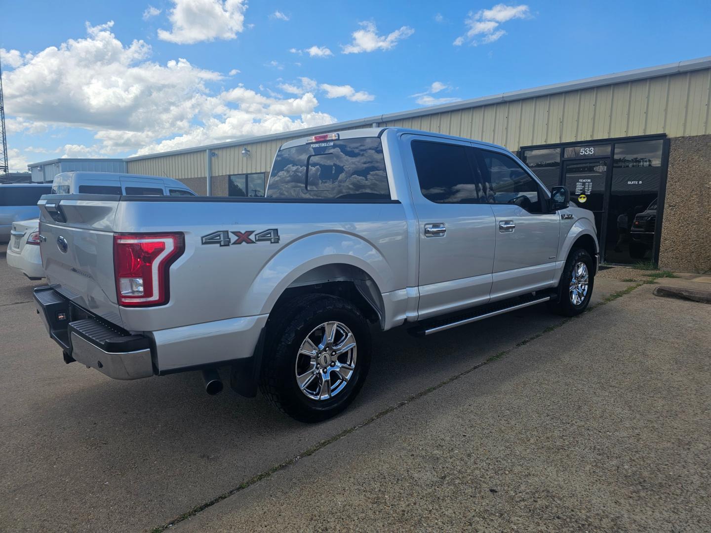 2016 SILVER Ford F-150 XLT SuperCrew 6.5-ft. Bed 4WD (1FTEW1EG9GF) with an 3.5L V6 TURBO engine, 6A transmission, located at 533 S Seven Points BLVD, Seven Points, TX, 75143, (430) 255-4030, 32.313999, -96.209351 - Photo#2