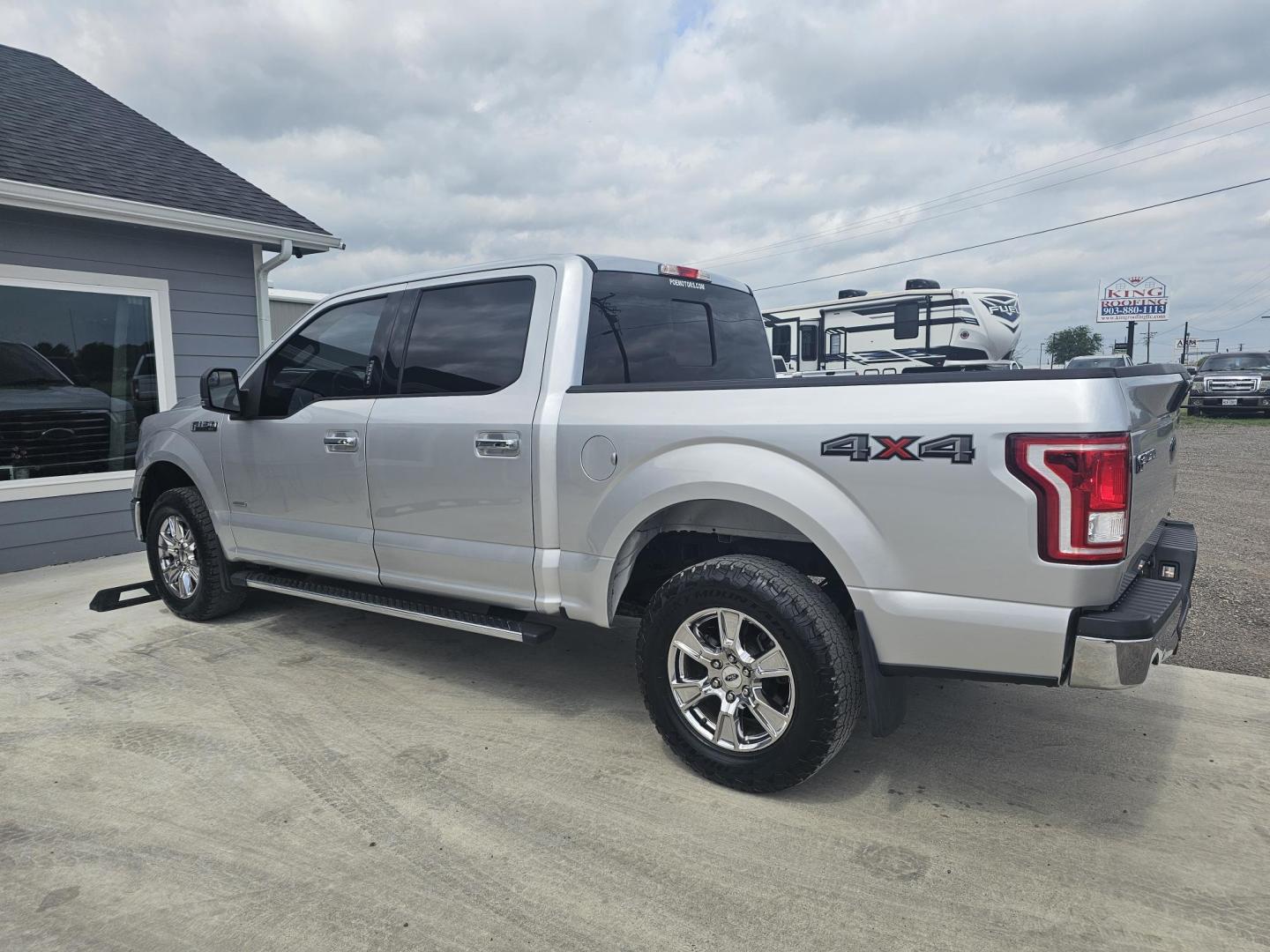 2016 SILVER Ford F-150 XLT SuperCrew 6.5-ft. Bed 4WD (1FTEW1EG9GF) with an 3.5L V6 TURBO engine, 6A transmission, located at 607 S Seven Points BLVD, Seven Points, TX, 75143, (430) 255-4030, 32.313934, -96.207932 - Photo#3