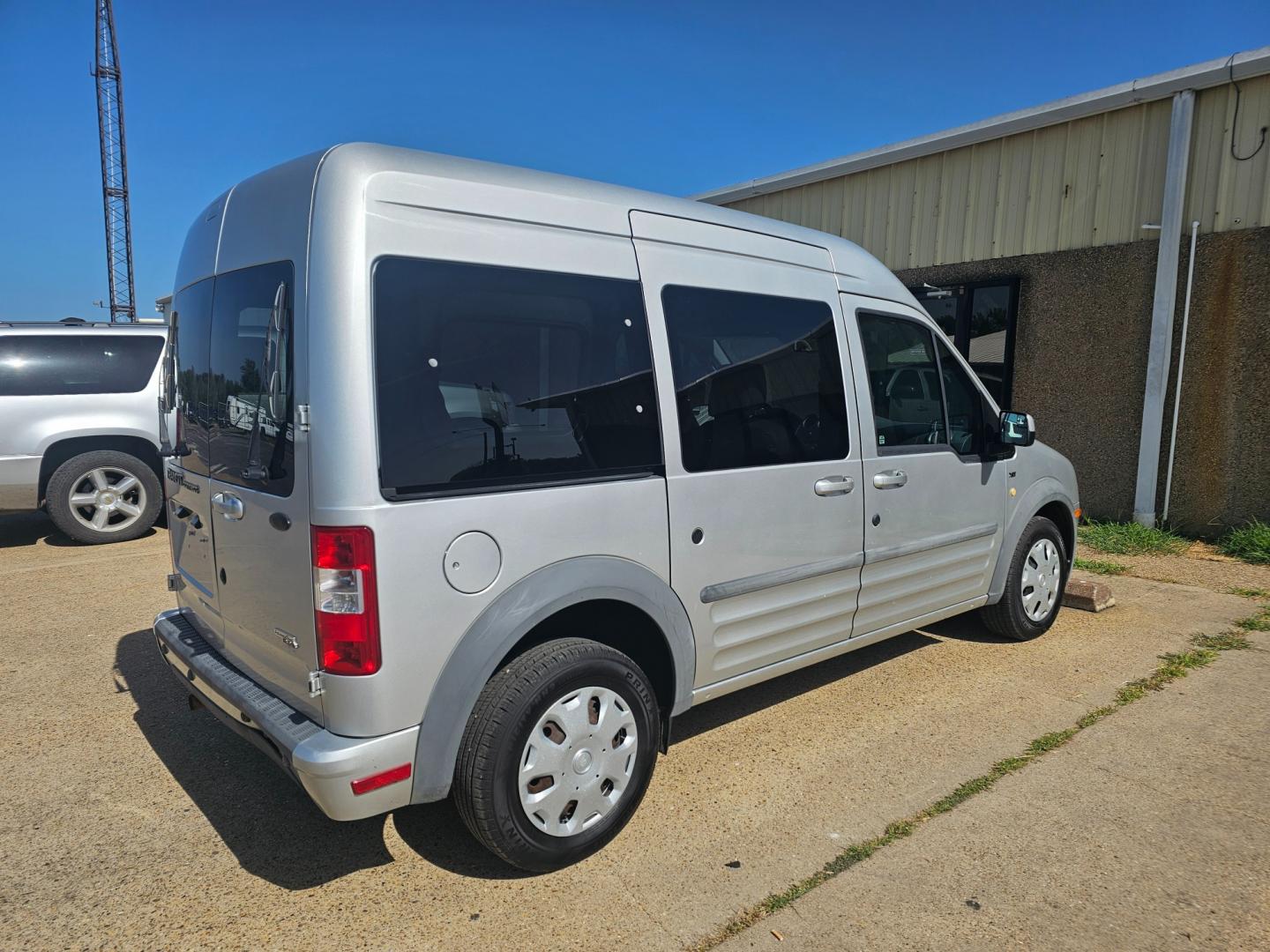 2011 SILVER Ford Transit Connect XLT Premium Wagon (NM0KS9CN0BT) with an 2.0L L4 DOHC 16V engine, 4-Speed Automatic transmission, located at 533 S Seven Points BLVD, Seven Points, TX, 75143, (430) 255-4030, 32.313999, -96.209351 - Photo#2