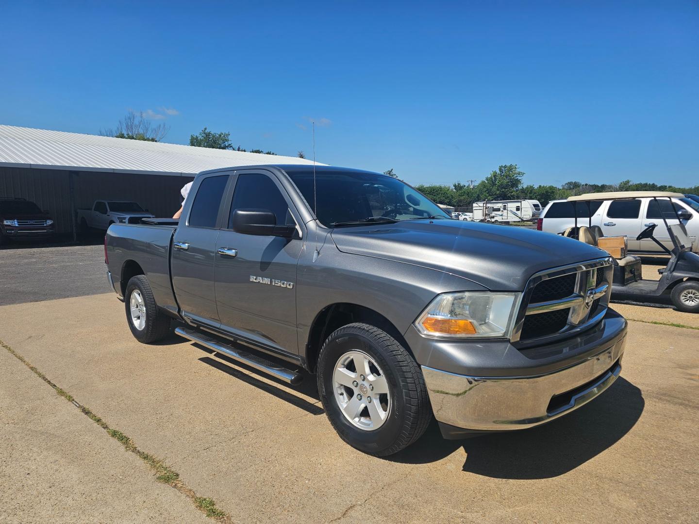 2011 GRAY Dodge Ram 1500 Sport Quad Cab 4WD (1D7RV1GP2BS) with an 4.7L V8 SOHC 16V FFV engine, 5-Speed Automatic transmission, located at 533 S Seven Points BLVD, Seven Points, TX, 75143, (430) 255-4030, 32.313999, -96.209351 - Photo#1