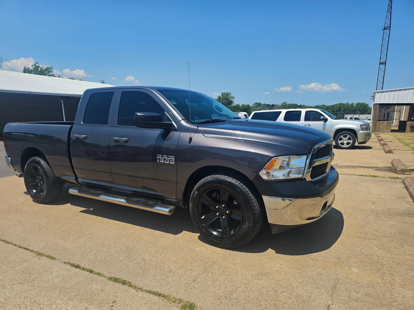 2018 GRAY RAM 1500 Tradesman Quad Cab 2WD (1C6RR6FG5JS) with an 3.6L V6 DOHC 24V FFV engine, 8A transmission, located at 533 S Seven Points BLVD, Seven Points, TX, 75143, (430) 255-4030, 32.313999, -96.209351 - Photo#1