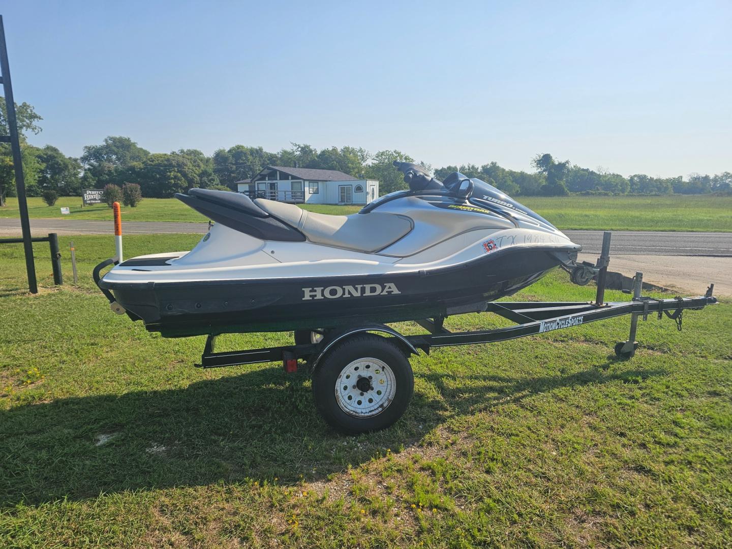 2004 WHITE HONDA AQUATRAX PWC/JET SKI (HPSA0074A40) , located at 533 S Seven Points BLVD, Seven Points, TX, 75143, (430) 255-4030, 32.313999, -96.209351 - ****CASH**** - Photo#0