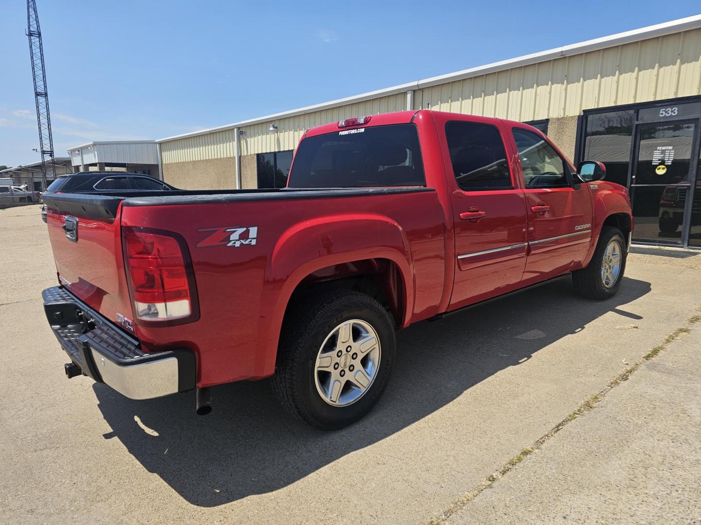 2012 RED GMC Sierra 1500 SLE Crew Cab 4WD (3GTP2VE71CG) with an 5.3L V8 OHV 16V FFV engine, 6-Speed Automatic transmission, located at 533 S Seven Points BLVD, Seven Points, TX, 75143, (430) 255-4030, 32.313999, -96.209351 - Photo#1