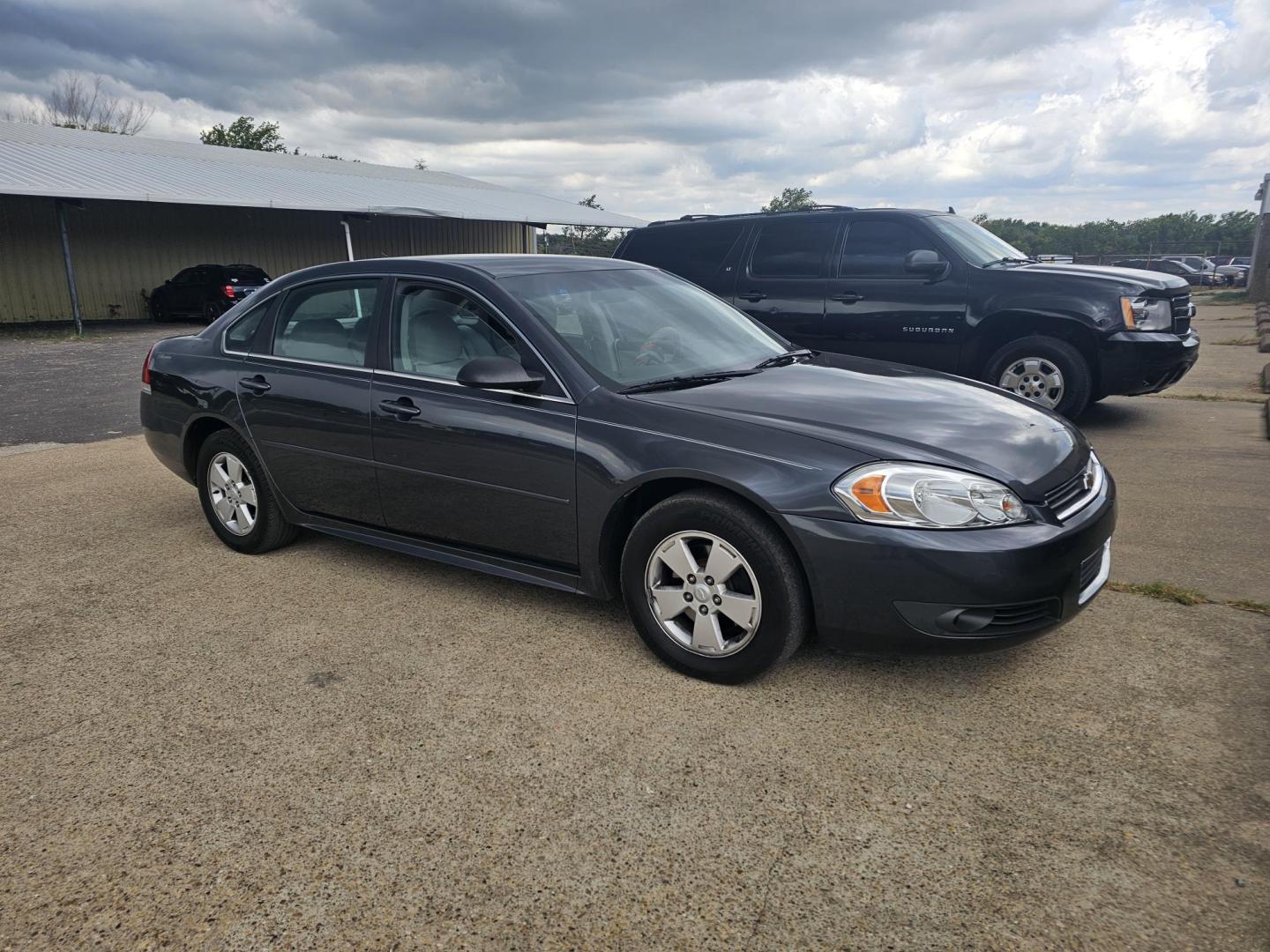 2010 Chevrolet Impala LT (2G1WB5EN0A1) with an 3.5L V6 OHV 12V engine, 4-Speed Automatic transmission, located at 533 S Seven Points BLVD, Seven Points, TX, 75143, (430) 255-4030, 32.313999, -96.209351 - Photo#1