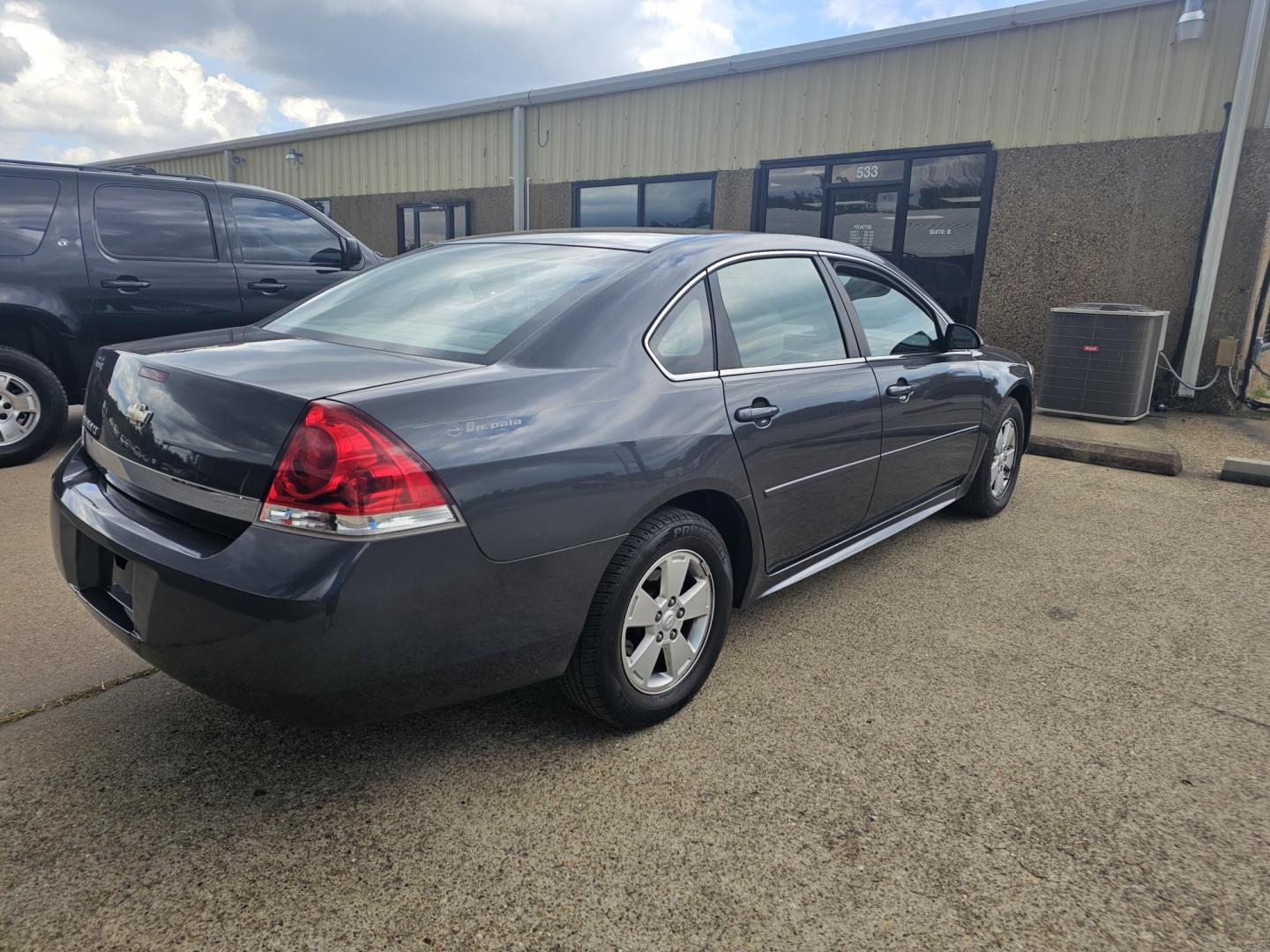 2010 Chevrolet Impala LT (2G1WB5EN0A1) with an 3.5L V6 OHV 12V engine, 4-Speed Automatic transmission, located at 533 S Seven Points BLVD, Seven Points, TX, 75143, (430) 255-4030, 32.313999, -96.209351 - Photo#2