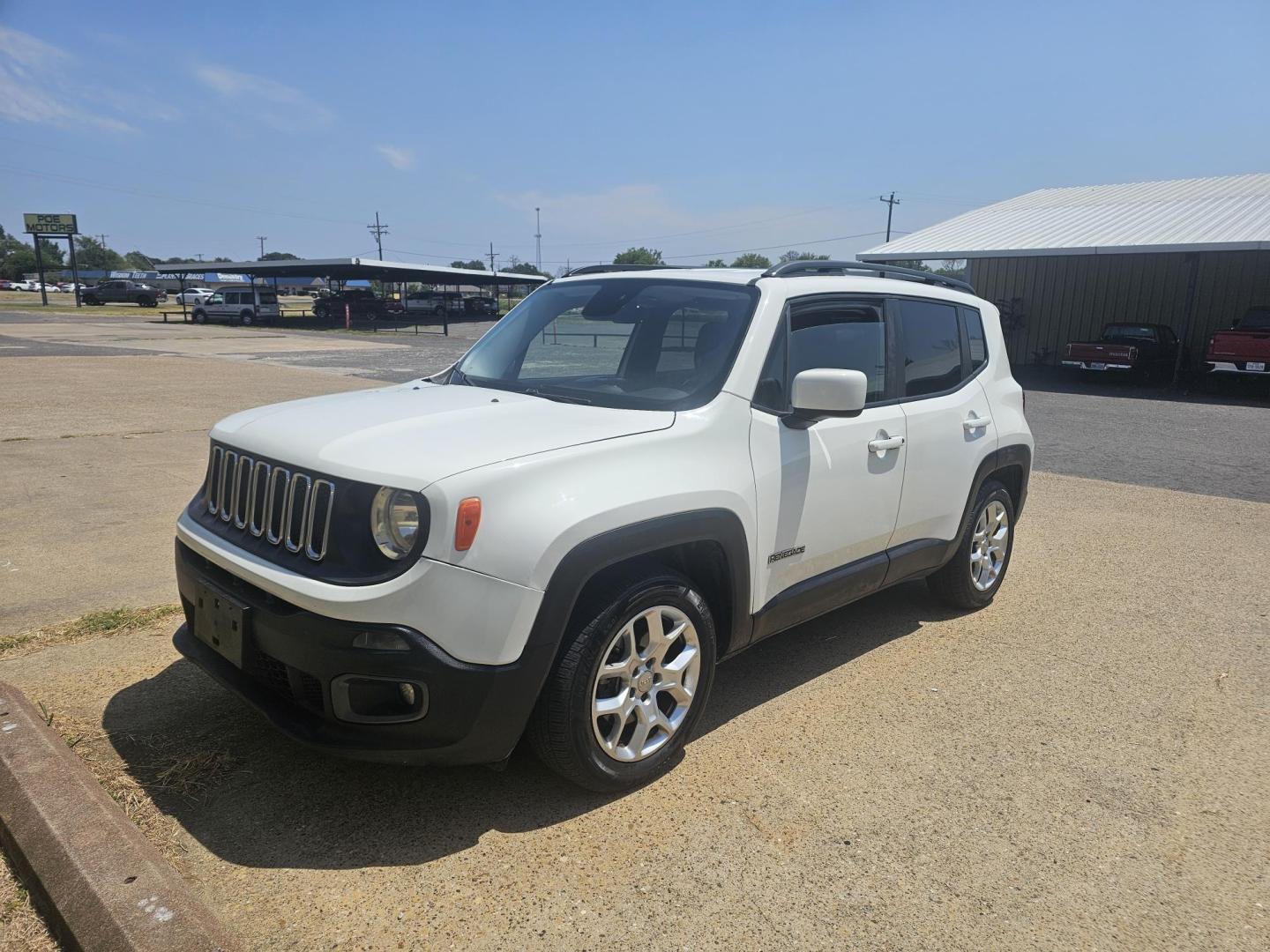 2015 Jeep Renegade Latitude FWD (ZACCJABT5FP) with an 2.4L L4 engine, 6-Speed Manual transmission, located at 533 S Seven Points BLVD, Seven Points, TX, 75143, (430) 255-4030, 32.313999, -96.209351 - Photo#0