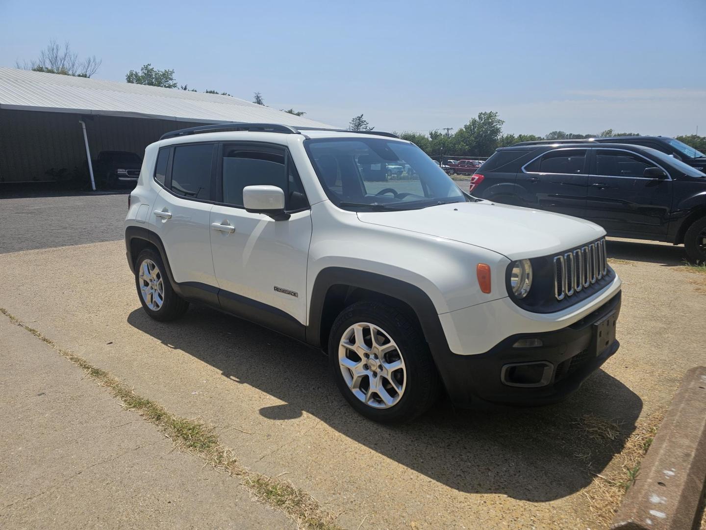 2015 Jeep Renegade Latitude FWD (ZACCJABT5FP) with an 2.4L L4 engine, 6-Speed Manual transmission, located at 533 S Seven Points BLVD, Seven Points, TX, 75143, (430) 255-4030, 32.313999, -96.209351 - Photo#1