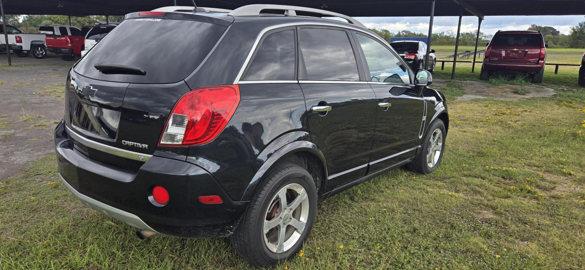 2014 BLACK Chevrolet Captiva Sport 1LT FWD (3GNAL3EKXES) with an 2.4L L4 DOHC 16V FFV engine, 6-Speed Automatic transmission, located at 533 S Seven Points BLVD, Seven Points, TX, 75143, (430) 255-4030, 32.313999, -96.209351 - Photo#2