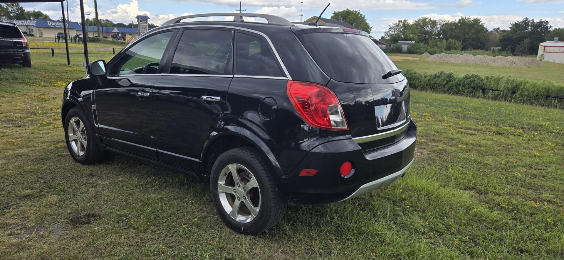 2014 BLACK Chevrolet Captiva Sport 1LT FWD (3GNAL3EKXES) with an 2.4L L4 DOHC 16V FFV engine, 6-Speed Automatic transmission, located at 533 S Seven Points BLVD, Seven Points, TX, 75143, (430) 255-4030, 32.313999, -96.209351 - Photo#3