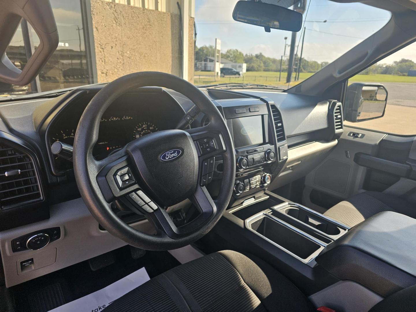 2018 GRAY Ford F-150 XL SuperCab 6.5-ft. Bed 2WD (1FTEX1CP4JF) with an 2.7L V6 DOHC 24V engine, 6A transmission, located at 533 S Seven Points BLVD, Seven Points, TX, 75143, (430) 255-4030, 32.313999, -96.209351 - Photo#5