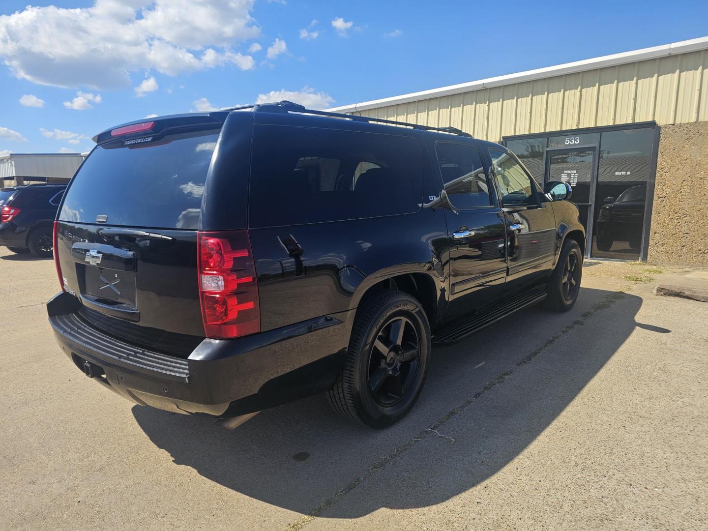 2007 BLACK Chevrolet Suburban LS 1500 2WD (3GNFC16Y07G) with an 6.0L V8 OHV 16V engine, 4-Speed Automatic transmission, located at 533 S Seven Points BLVD, Seven Points, TX, 75143, (430) 255-4030, 32.313999, -96.209351 - Photo#1