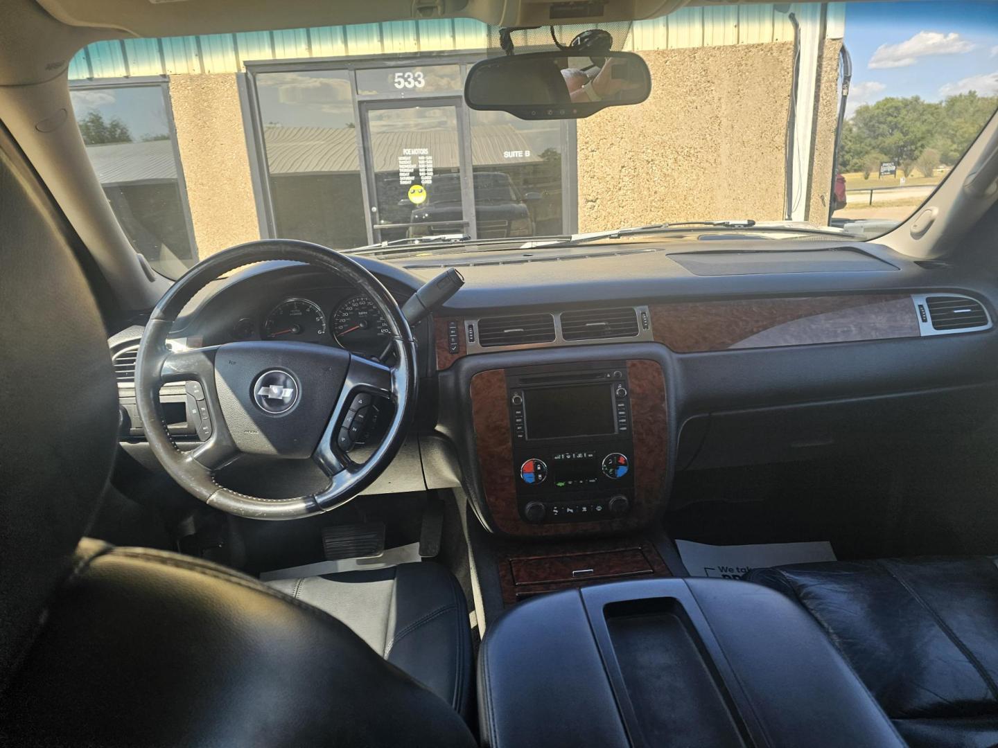 2007 BLACK Chevrolet Suburban LS 1500 2WD (3GNFC16Y07G) with an 6.0L V8 OHV 16V engine, 4-Speed Automatic transmission, located at 533 S Seven Points BLVD, Seven Points, TX, 75143, (430) 255-4030, 32.313999, -96.209351 - Photo#5