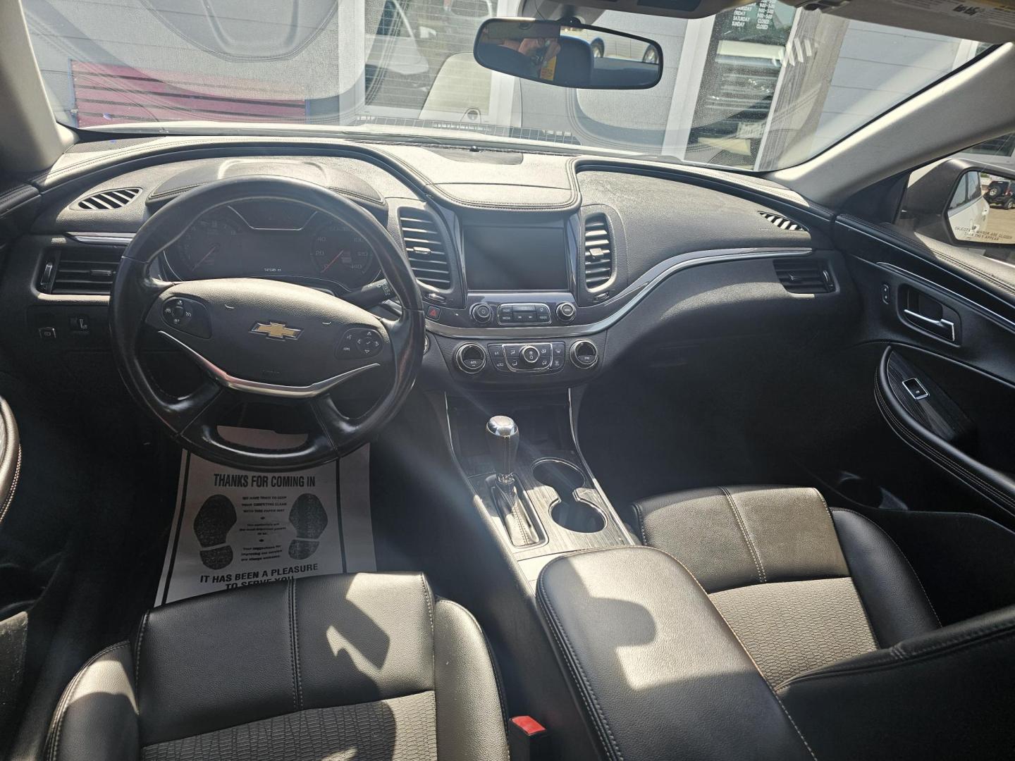 2018 WHITE Chevrolet Impala LT (2G1105S36J9) with an 3.6L V6 DOHC 24V engine, 6A transmission, located at 607 S Seven Points BLVD, Seven Points, TX, 75143, (430) 255-4030, 32.313934, -96.207932 - Photo#4