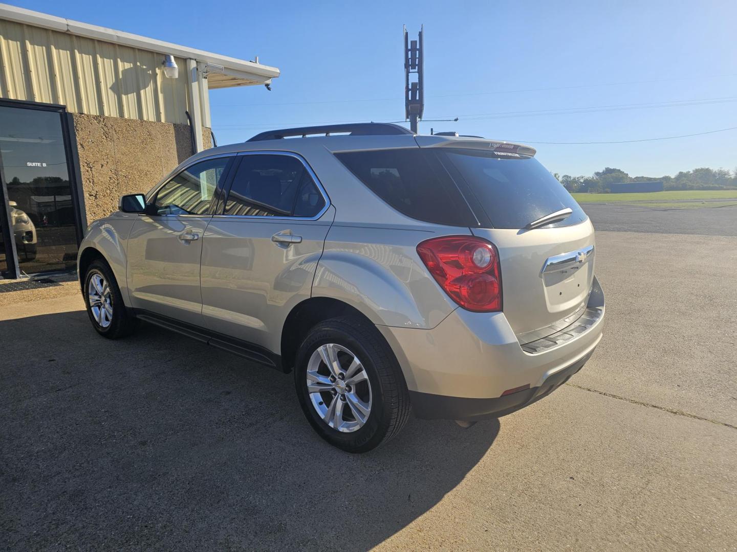 2015 BEIGE Chevrolet Equinox 1LT 2WD (2GNALBEK7F1) with an 2.4L L4 DOHC 16V FFV engine, 6-Speed Automatic transmission, located at 533 S Seven Points BLVD, Seven Points, TX, 75143, (430) 255-4030, 32.313999, -96.209351 - Photo#3