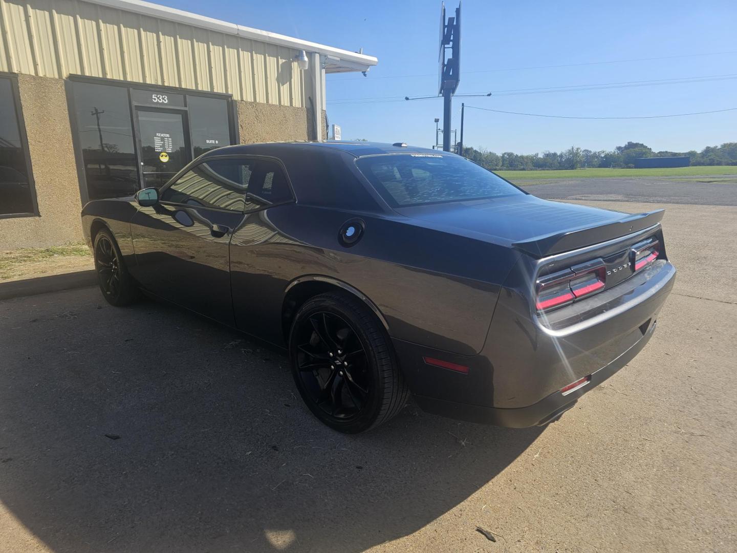 2017 GRAY Dodge Challenger SXT (2C3CDZAG5HH) with an 3.6L V6 DOHC 24V engine, 8A transmission, located at 533 S Seven Points BLVD, Seven Points, TX, 75143, (430) 255-4030, 32.313999, -96.209351 - Photo#3