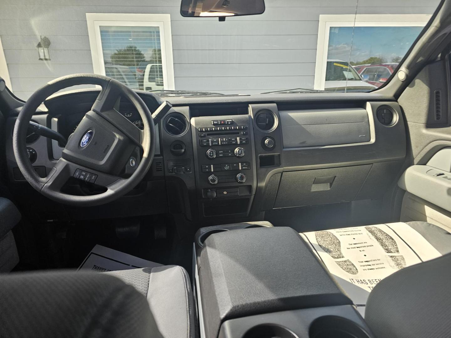 2014 WHITE Ford F-150 XLT SuperCrew 5.5-ft. Bed 2WD (1FTEW1CM8EK) with an 3.7L V6 DOHC 24V engine, 6-Speed Automatic transmission, located at 607 S Seven Points BLVD, Seven Points, TX, 75143, (430) 255-4030, 32.313934, -96.207932 - Photo#4