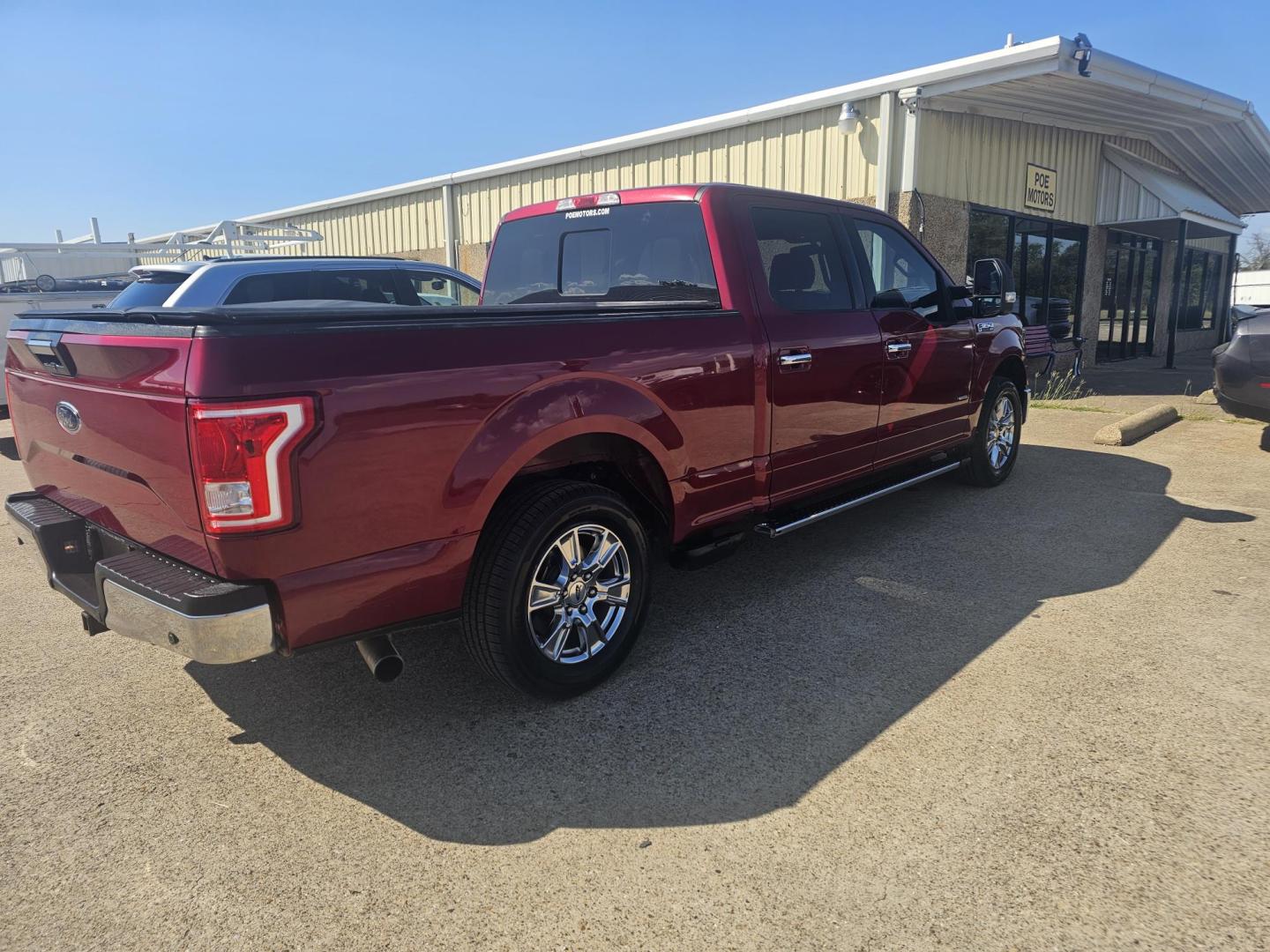 2015 RED Ford F-150 XLT SuperCrew 6.5-ft. Bed 4WD (1FTEW1CG0FK) with an 3.5L V6 TURBO engine, 6-Speed Automatic transmission, located at 533 S Seven Points BLVD, Seven Points, TX, 75143, (430) 255-4030, 32.313999, -96.209351 - Photo#2