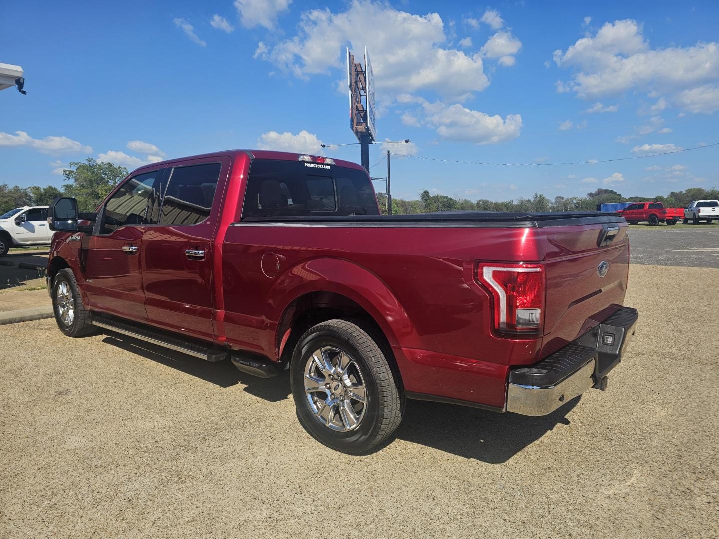 2015 RED Ford F-150 XLT SuperCrew 6.5-ft. Bed 4WD (1FTEW1CG0FK) with an 3.5L V6 TURBO engine, 6-Speed Automatic transmission, located at 533 S Seven Points BLVD, Seven Points, TX, 75143, (430) 255-4030, 32.313999, -96.209351 - Photo#3