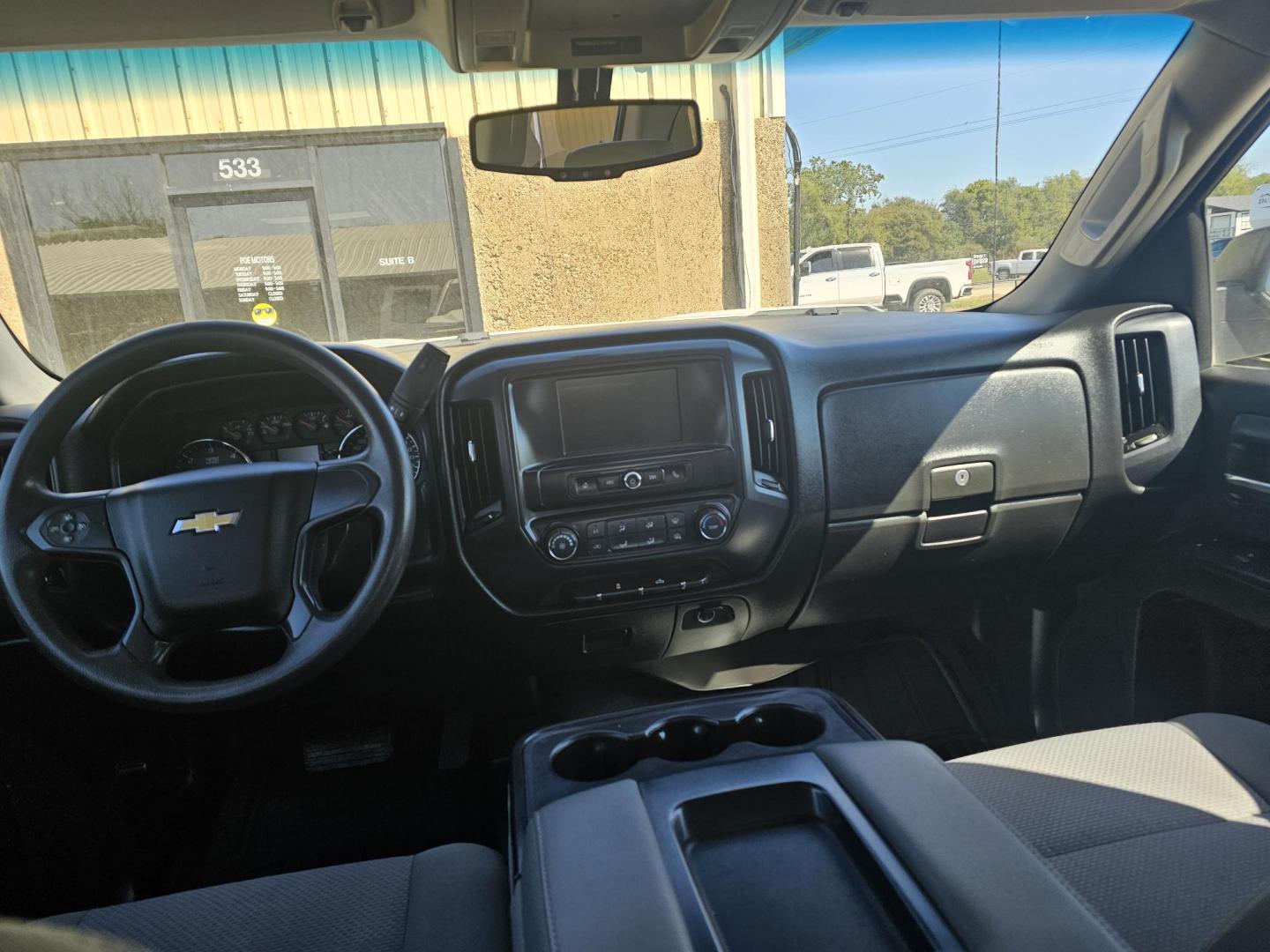 2017 WHITE Chevrolet Silverado 1500 Work Truck Double Cab 4WD (1GCVKNEC8HZ) with an 5.3L V8 OHV 16V engine, 6A transmission, located at 533 S Seven Points BLVD, Seven Points, TX, 75143, (430) 255-4030, 32.313999, -96.209351 - Photo#4