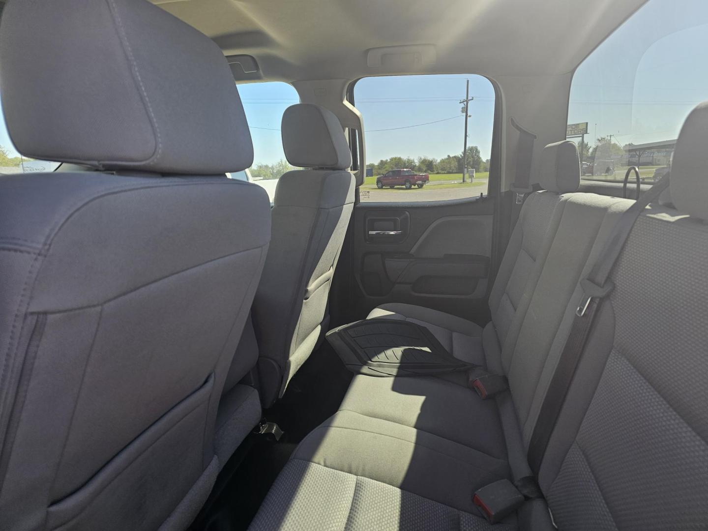 2017 WHITE Chevrolet Silverado 1500 Work Truck Double Cab 4WD (1GCVKNEC8HZ) with an 5.3L V8 OHV 16V engine, 6A transmission, located at 533 S Seven Points BLVD, Seven Points, TX, 75143, (430) 255-4030, 32.313999, -96.209351 - Photo#5