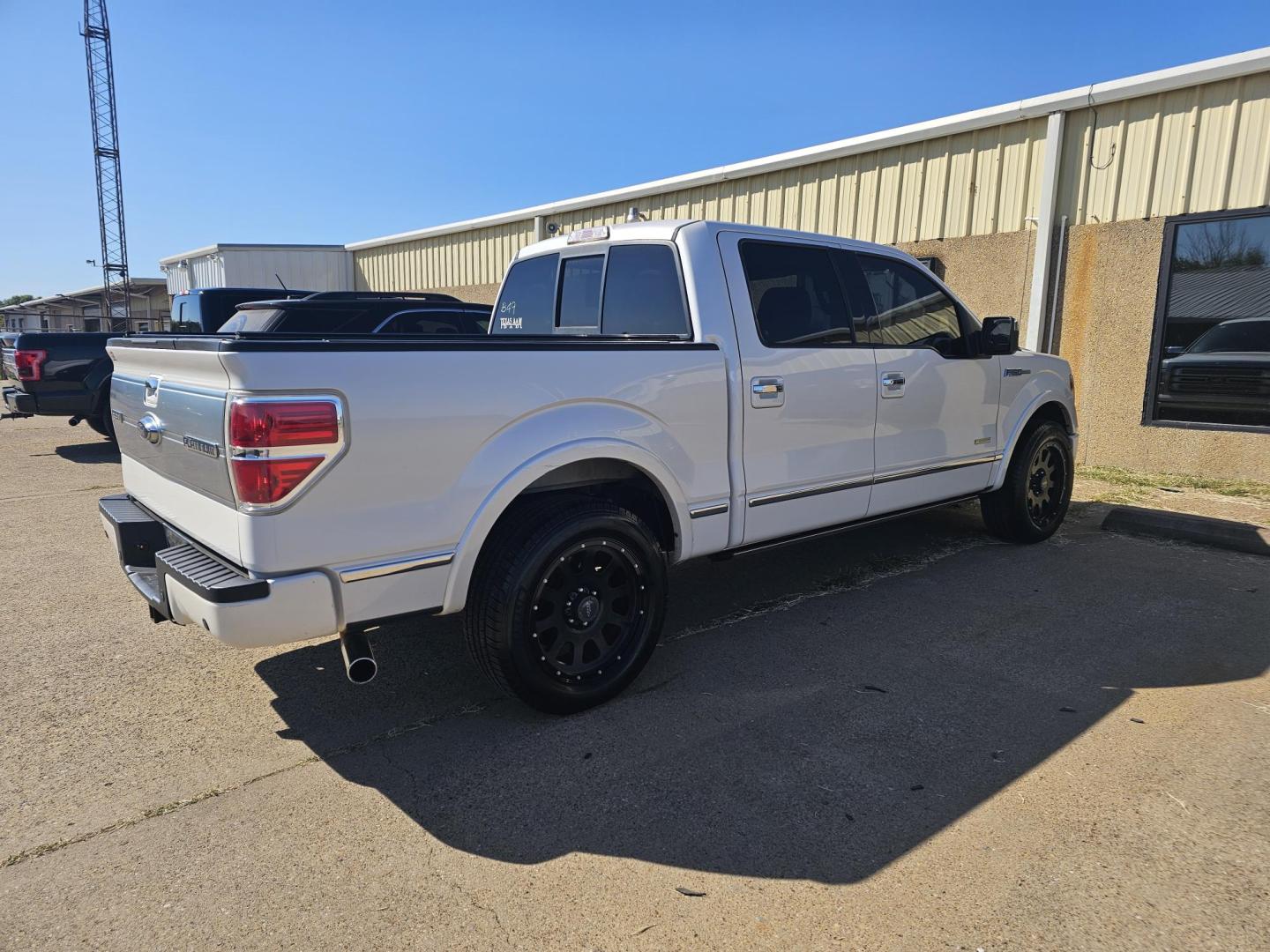 2014 WHITE Ford F-150 Platinum SuperCrew 6.5-ft. Bed 2WD (1FTFW1CT7EF) with an 3.5L V6 TURBO engine, 6-Speed Automatic transmission, located at 533 S Seven Points BLVD, Seven Points, TX, 75143, (430) 255-4030, 32.313999, -96.209351 - Photo#2