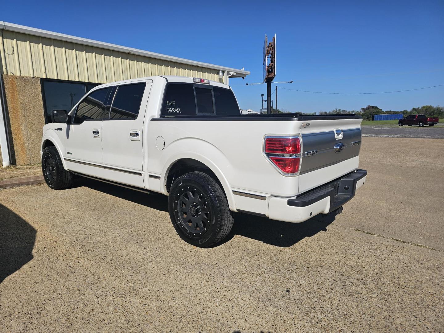 2014 WHITE Ford F-150 Platinum SuperCrew 6.5-ft. Bed 2WD (1FTFW1CT7EF) with an 3.5L V6 TURBO engine, 6-Speed Automatic transmission, located at 533 S Seven Points BLVD, Seven Points, TX, 75143, (430) 255-4030, 32.313999, -96.209351 - Photo#3