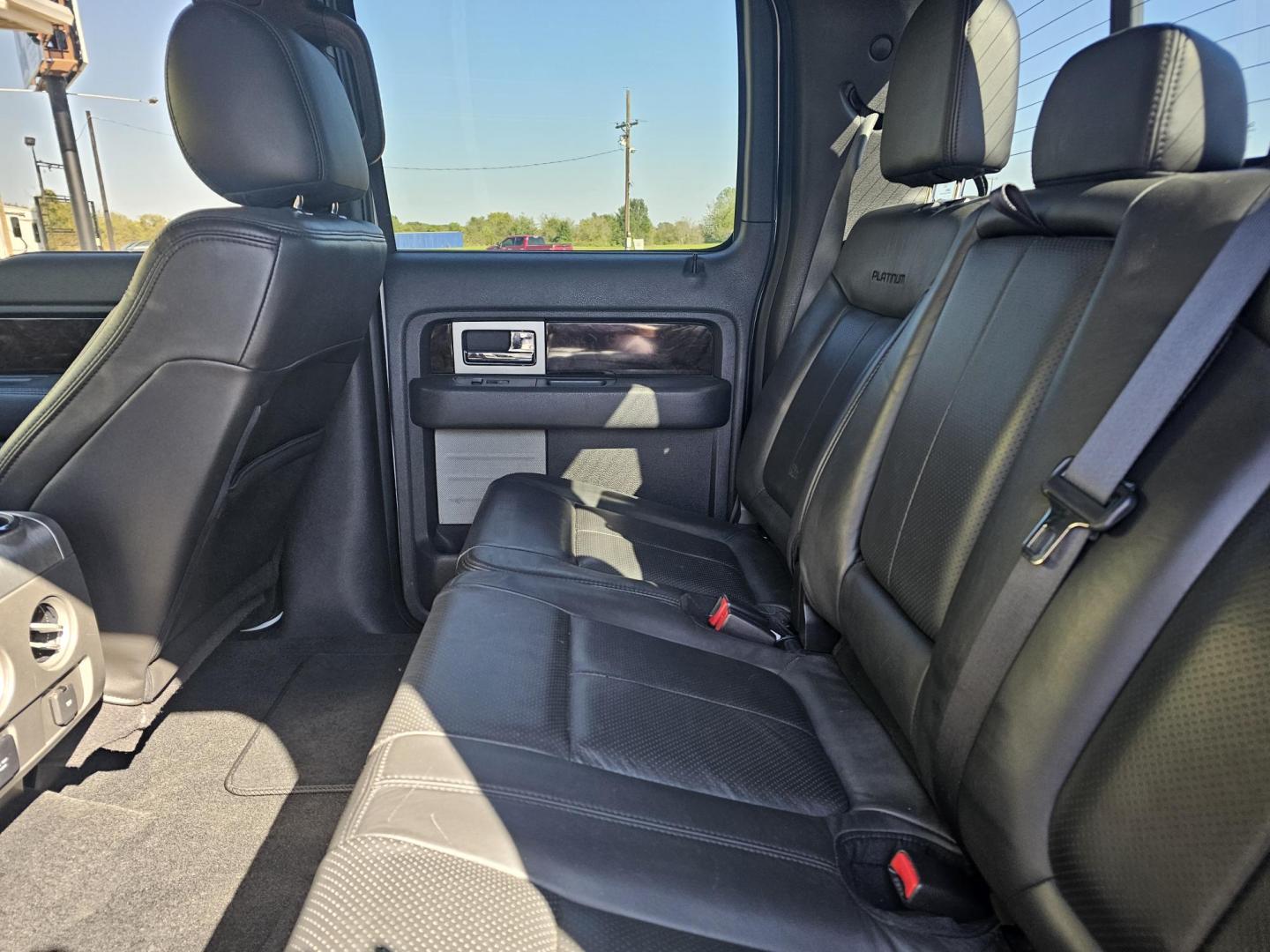 2014 WHITE Ford F-150 Platinum SuperCrew 6.5-ft. Bed 2WD (1FTFW1CT7EF) with an 3.5L V6 TURBO engine, 6-Speed Automatic transmission, located at 533 S Seven Points BLVD, Seven Points, TX, 75143, (430) 255-4030, 32.313999, -96.209351 - Photo#5