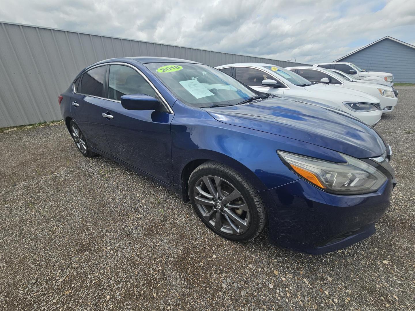 2018 BLUE Nissan Altima 2.5 (1N4AL3AP0JC) with an 2.5L L4 DOHC 16V engine, CVT transmission, located at 607 S Seven Points BLVD, Seven Points, TX, 75143, (430) 255-4030, 32.313934, -96.207932 - Photo#1