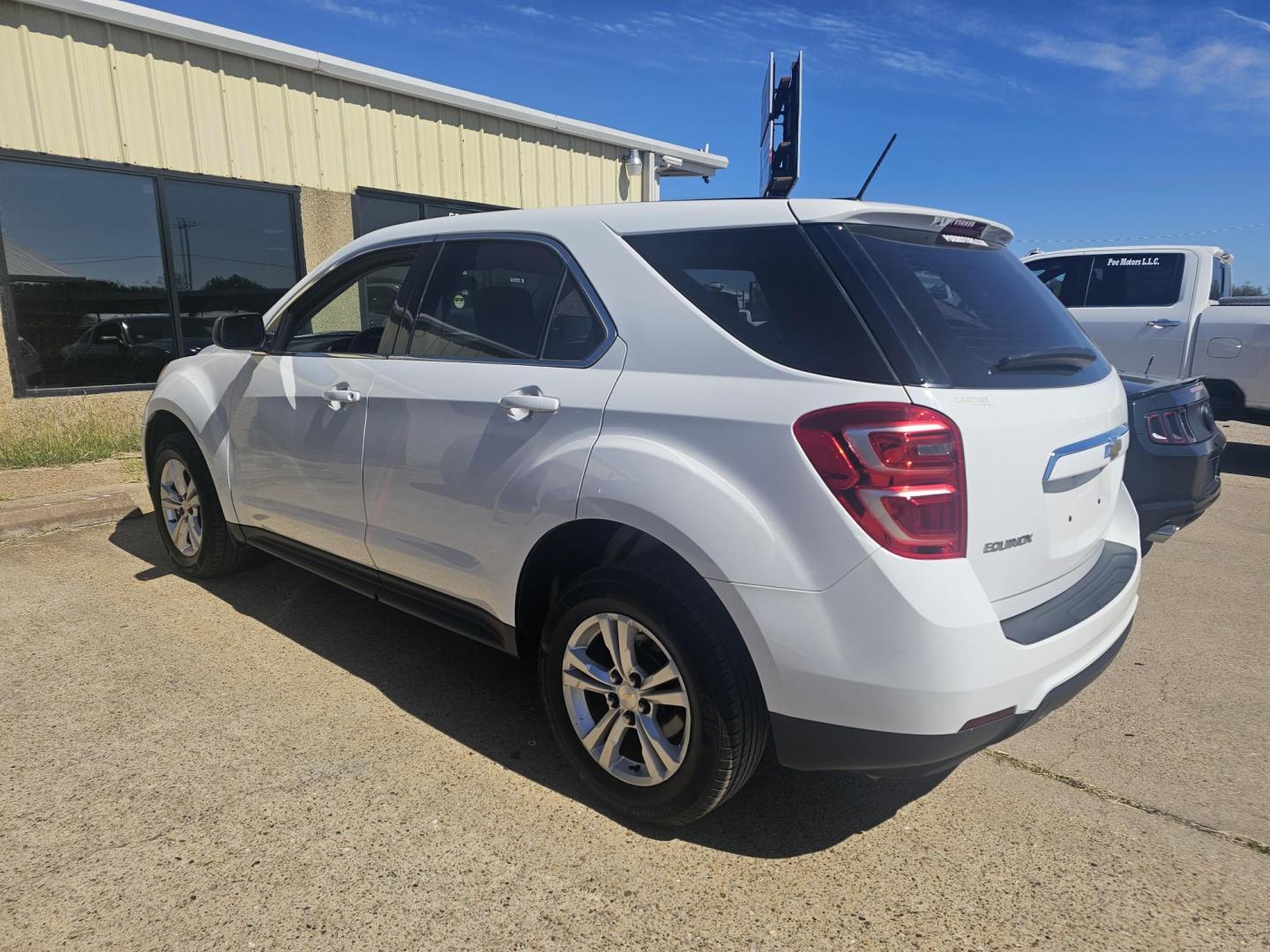 2016 WHITE Chevrolet Equinox LS 2WD (2GNALBEKXG6) with an 2.4L L4 DOHC 16V FFV engine, 6A transmission, located at 533 S Seven Points BLVD, Seven Points, TX, 75143, (430) 255-4030, 32.313999, -96.209351 - Photo#3