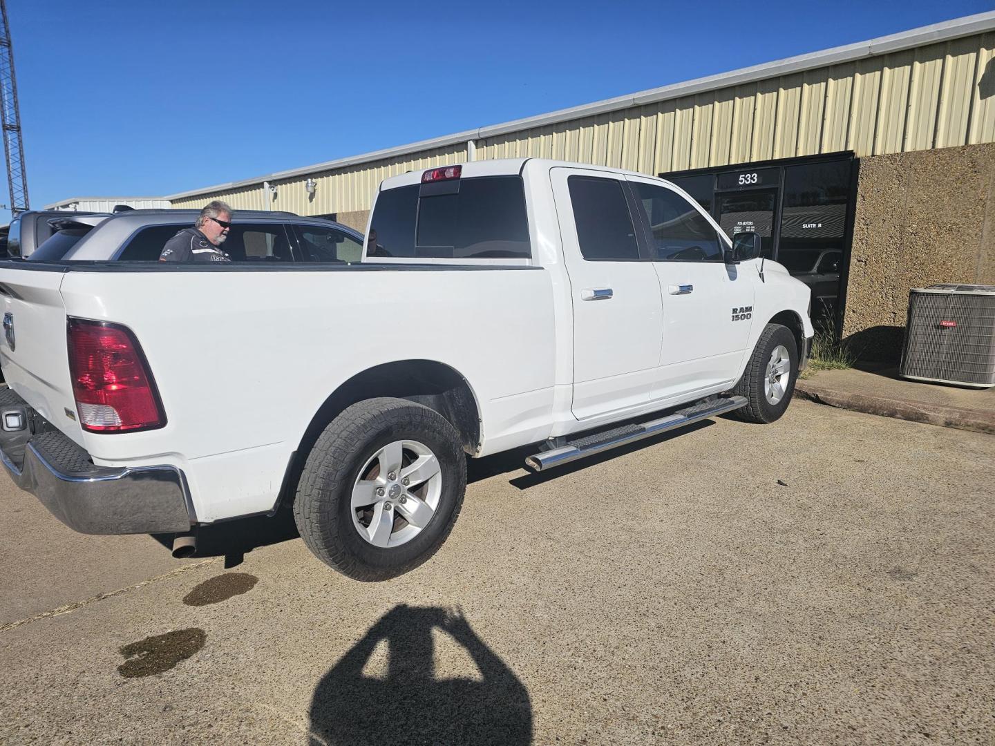 2017 WHITE RAM 1500 SLT Quad Cab 2WD (1C6RR6GG7HS) with an 3.6L V6 DOHC 24V FFV engine, 8A transmission, located at 533 S Seven Points BLVD, Seven Points, TX, 75143, (430) 255-4030, 32.313999, -96.209351 - Photo#2