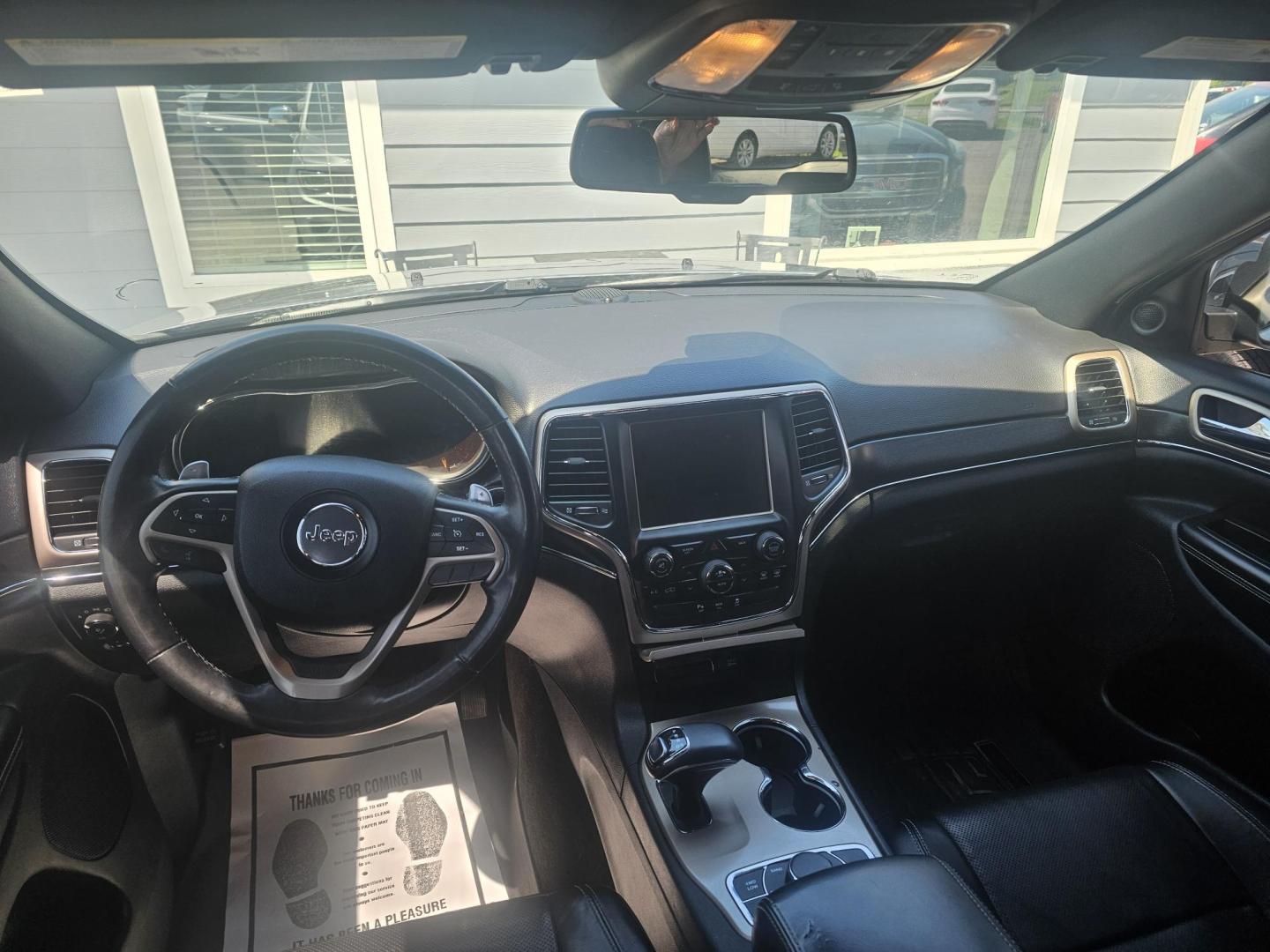 2015 SILVER Jeep Grand Cherokee Limited 4WD (1C4RJFBG1FC) with an 3.6L V6 DOHC 24V engine, 8-Speed Automatic transmission, located at 607 S Seven Points BLVD, Seven Points, TX, 75143, (430) 255-4030, 32.313934, -96.207932 - Photo#4