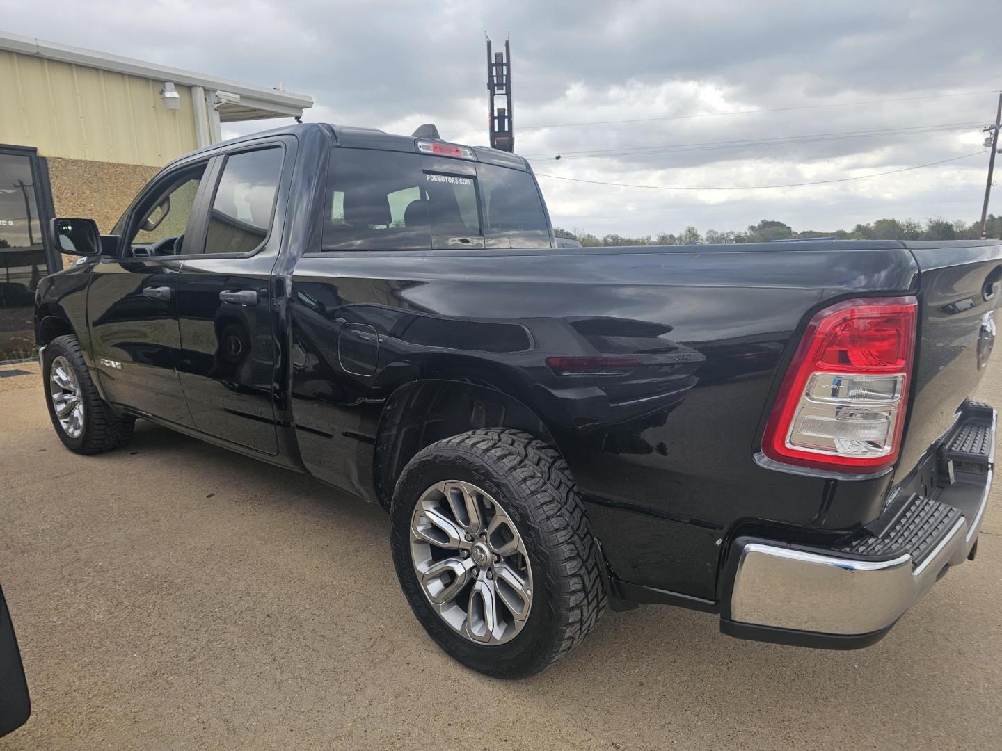 2019 BLACK RAM 1500 Tradesman Quad Cab 2WD (1C6RRECT9KN) with an 3.6L V6 FFV engine, 8A transmission, located at 533 S Seven Points BLVD, Seven Points, TX, 75143, (430) 255-4030, 32.313999, -96.209351 - Photo#4