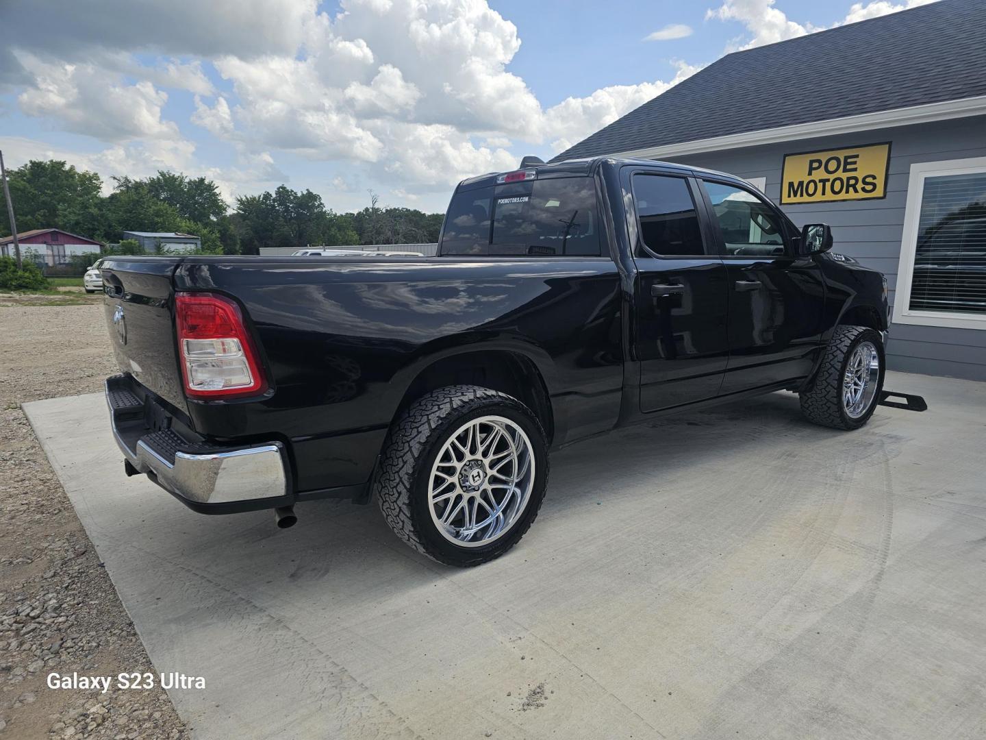 2019 BLACK RAM 1500 Tradesman Quad Cab 2WD (1C6RRECT9KN) with an 3.6L V6 FFV engine, 8A transmission, located at 607 S Seven Points BLVD, Seven Points, TX, 75143, (430) 255-4030, 32.313934, -96.207932 - Photo#2