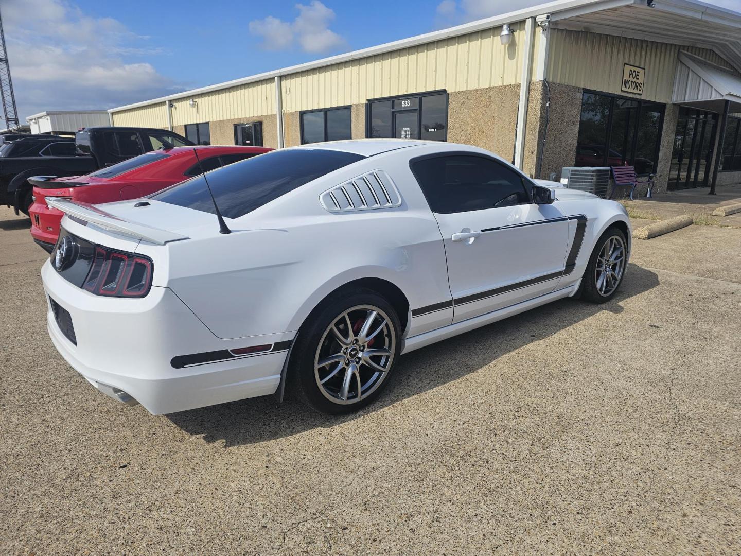 2014 WHITE Ford Mustang V6 Coupe (1ZVBP8AMXE5) with an 3.7L V6 DOHC 24V engine, located at 533 S Seven Points BLVD, Seven Points, TX, 75143, (430) 255-4030, 32.313999, -96.209351 - Photo#1