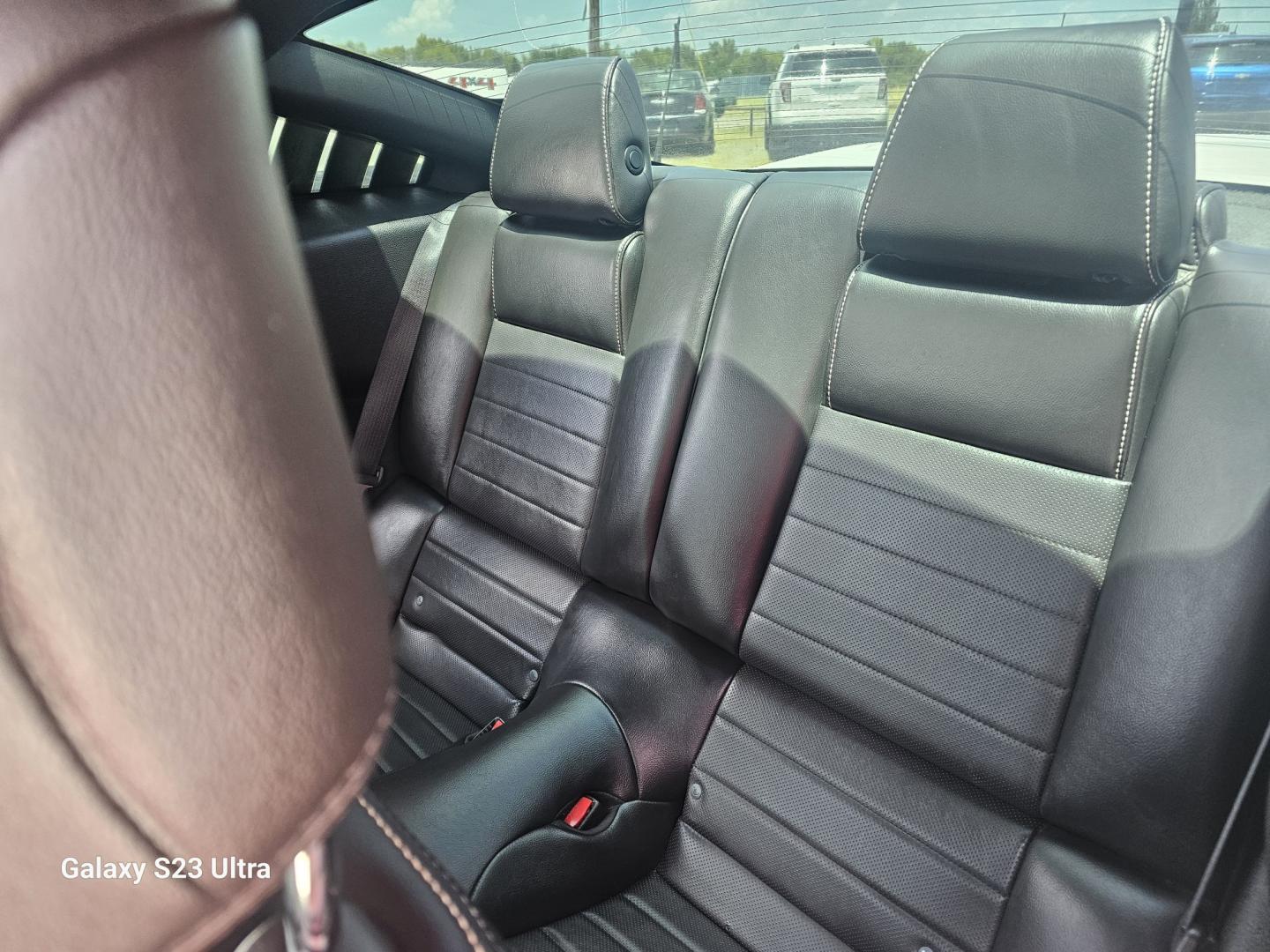2014 WHITE Ford Mustang V6 Coupe (1ZVBP8AMXE5) with an 3.7L V6 DOHC 24V engine, located at 607 S Seven Points BLVD, Seven Points, TX, 75143, (430) 255-4030, 32.313934, -96.207932- Photo#5