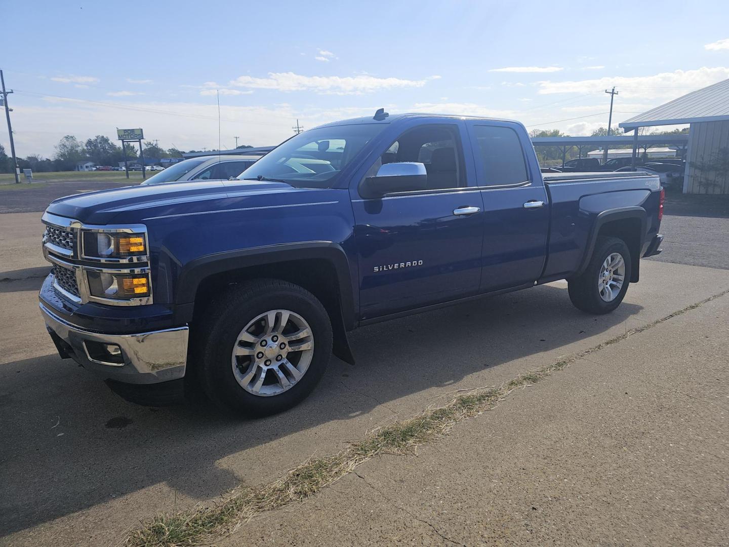 2014 BLUE Chevrolet Silverado 1500 1LT Double Cab 4WD (1GCVKRECXEZ) with an 5.3L V8 OHV 16V engine, 6-Speed Automatic transmission, located at 533 S Seven Points BLVD, Seven Points, TX, 75143, (430) 255-4030, 32.313999, -96.209351 - Photo#0