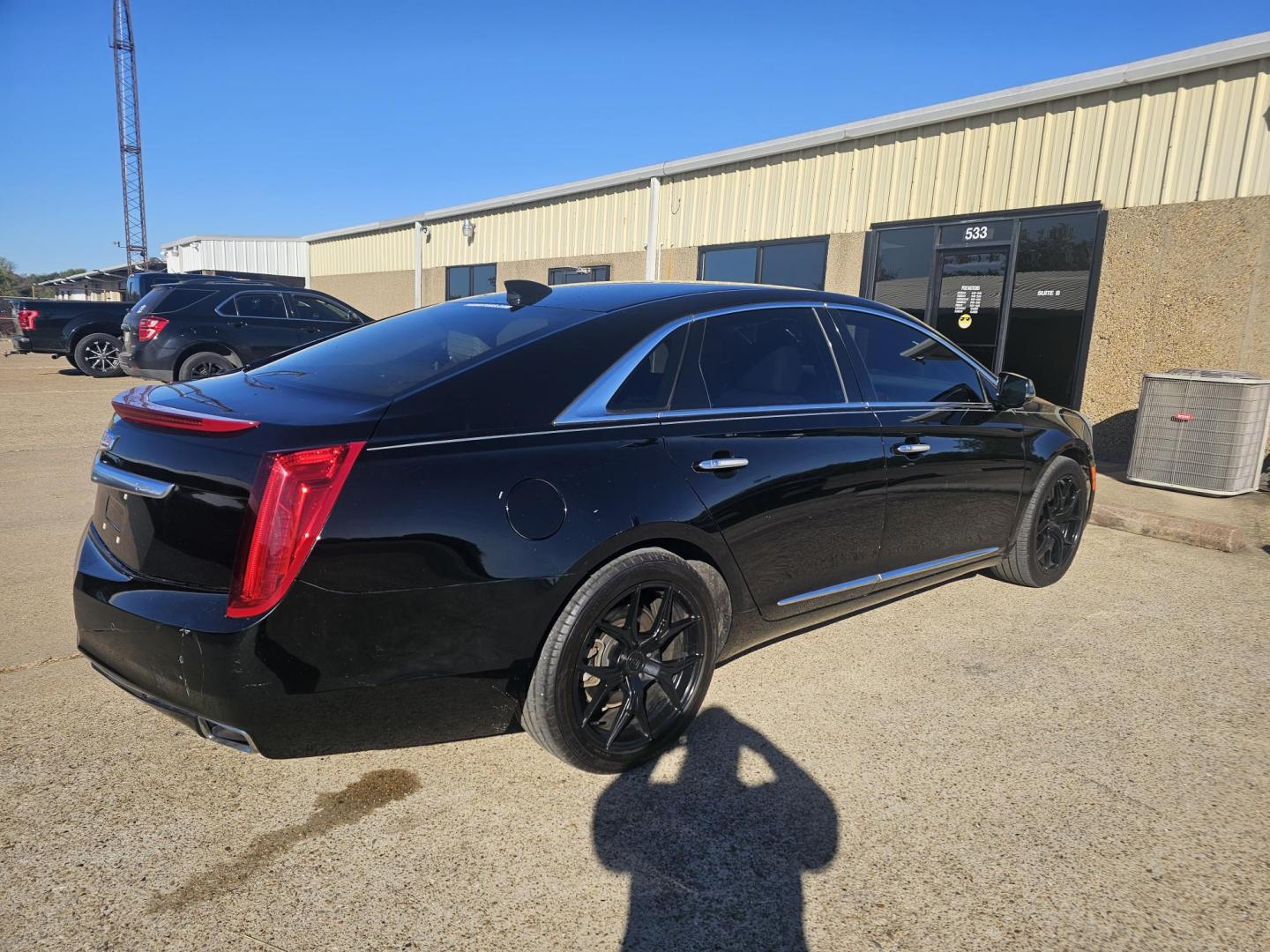 2017 BLACK Cadillac XTS Luxury FWD (2G61M5S39H9) with an 3.6L V6 DOHC 24V engine, 6A transmission, located at 533 S Seven Points BLVD, Seven Points, TX, 75143, (430) 255-4030, 32.313999, -96.209351 - Photo#3