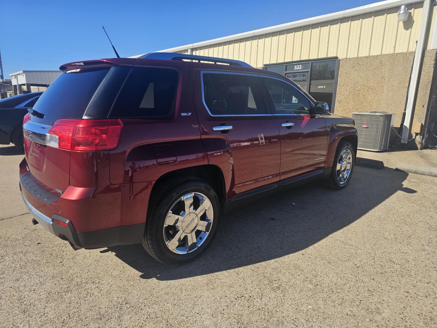 2012 MAROON GMC Terrain SLT2 FWD (2GKFLWE50C6) with an 3.0L V6 DOHC 24V FFV engine, 6-Speed Automatic transmission, located at 533 S Seven Points BLVD, Seven Points, TX, 75143, (430) 255-4030, 32.313999, -96.209351 - Photo#2