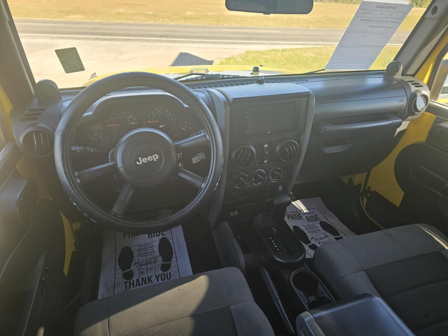2009 YELLOW Jeep Wrangler Unlimited X 4WD (1J4GA39159L) with an 3.8L V6 OHV 12V engine, located at 607 S Seven Points BLVD, Seven Points, TX, 75143, (430) 255-4030, 32.313934, -96.207932 - Photo#4