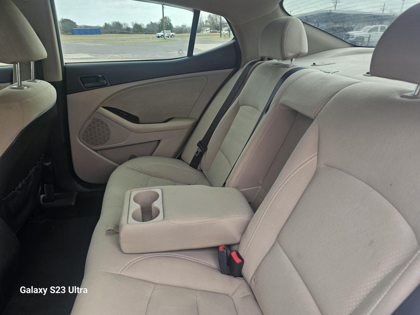 2015 WHITE Kia Optima LX (5XXGM4A76FG) with an 2.4L L4 DOHC 16V engine, 6-Speed Automatic transmission, located at 607 S Seven Points BLVD, Seven Points, TX, 75143, (430) 255-4030, 32.313934, -96.207932 - Photo#4