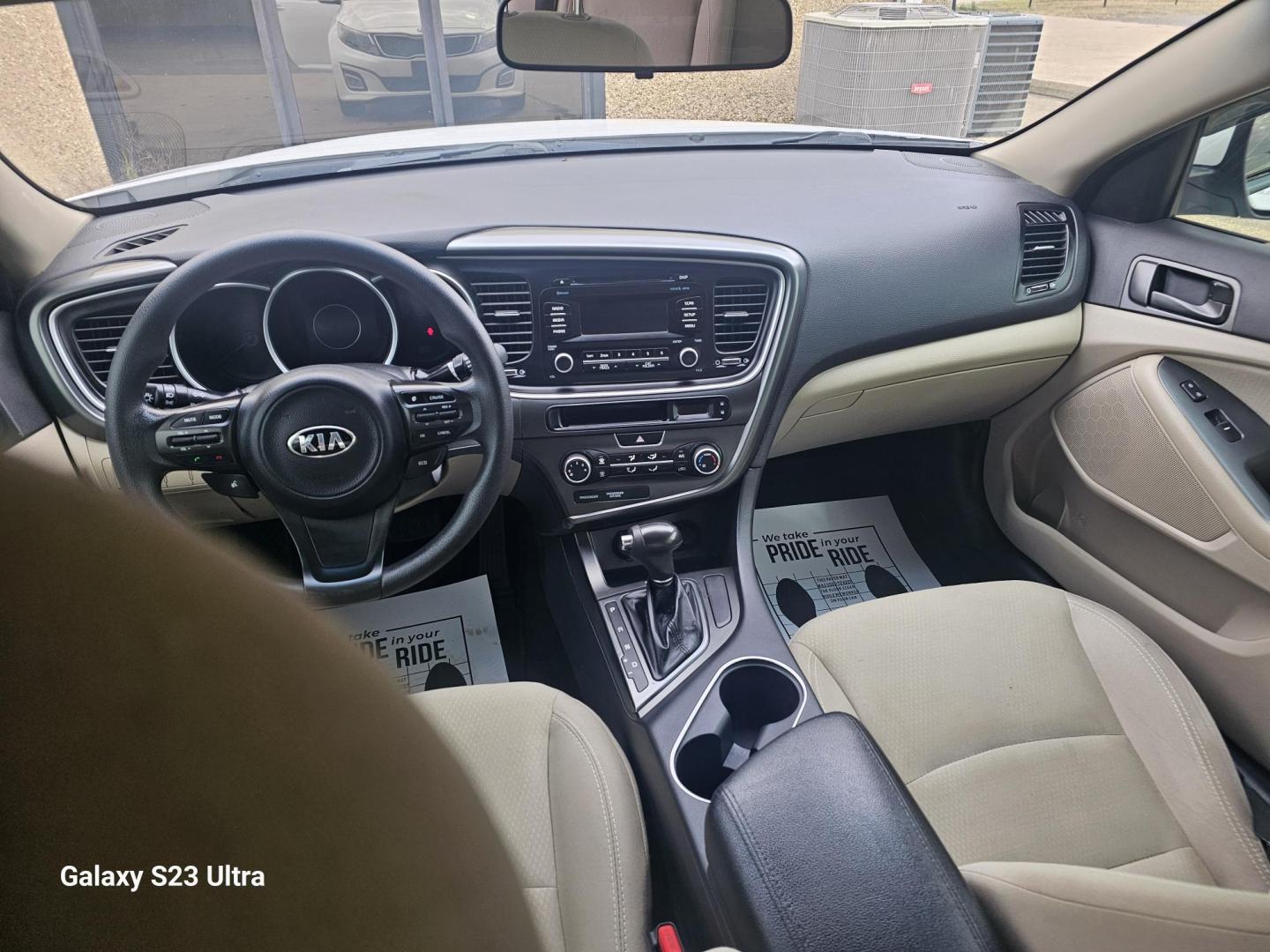 2015 WHITE Kia Optima LX (5XXGM4A76FG) with an 2.4L L4 DOHC 16V engine, 6-Speed Automatic transmission, located at 607 S Seven Points BLVD, Seven Points, TX, 75143, (430) 255-4030, 32.313934, -96.207932 - Photo#5