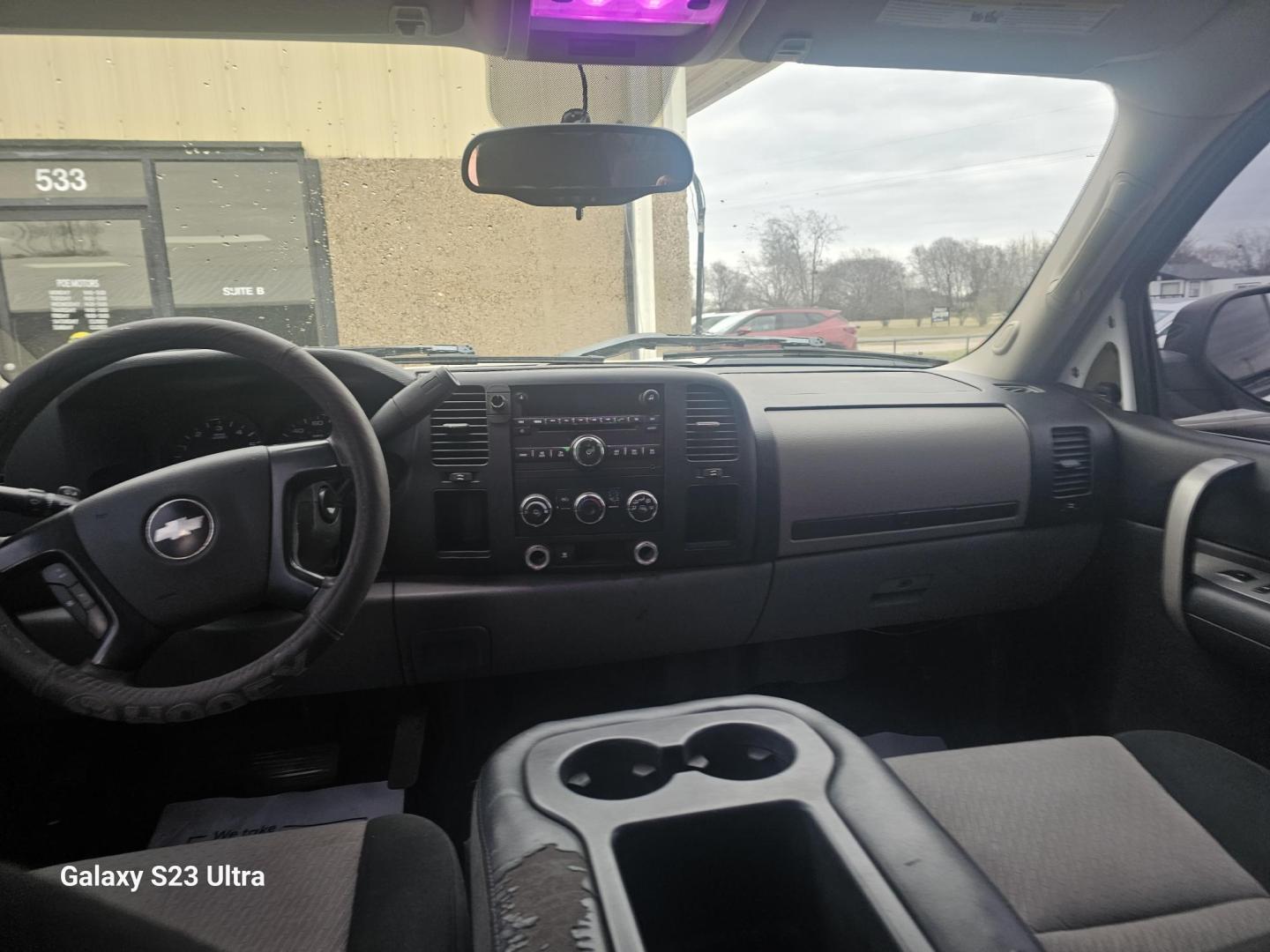 2008 WHITE Chevrolet Silverado 1500 LS Crew Cab 2WD (2GCEC13C681) with an 4.8L V8 OHV 16V engine, 4-Speed Automatic Overdrive transmission, located at 607 S Seven Points BLVD, Seven Points, TX, 75143, (430) 255-4030, 32.313934, -96.207932 - Photo#4