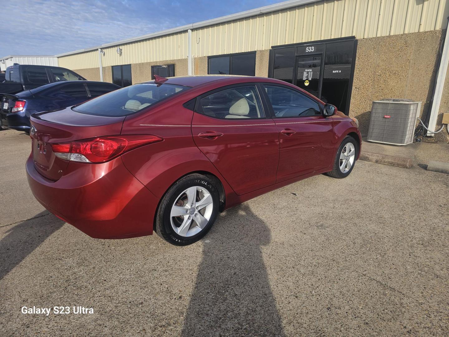 2012 RED Hyundai Elantra GLS A/T (KMHDH4AE0CU) with an 1.8L L4 DOHC 16V engine, 6-Speed Automatic transmission, located at 607 S Seven Points BLVD, Seven Points, TX, 75143, (430) 255-4030, 32.313934, -96.207932 - Photo#2